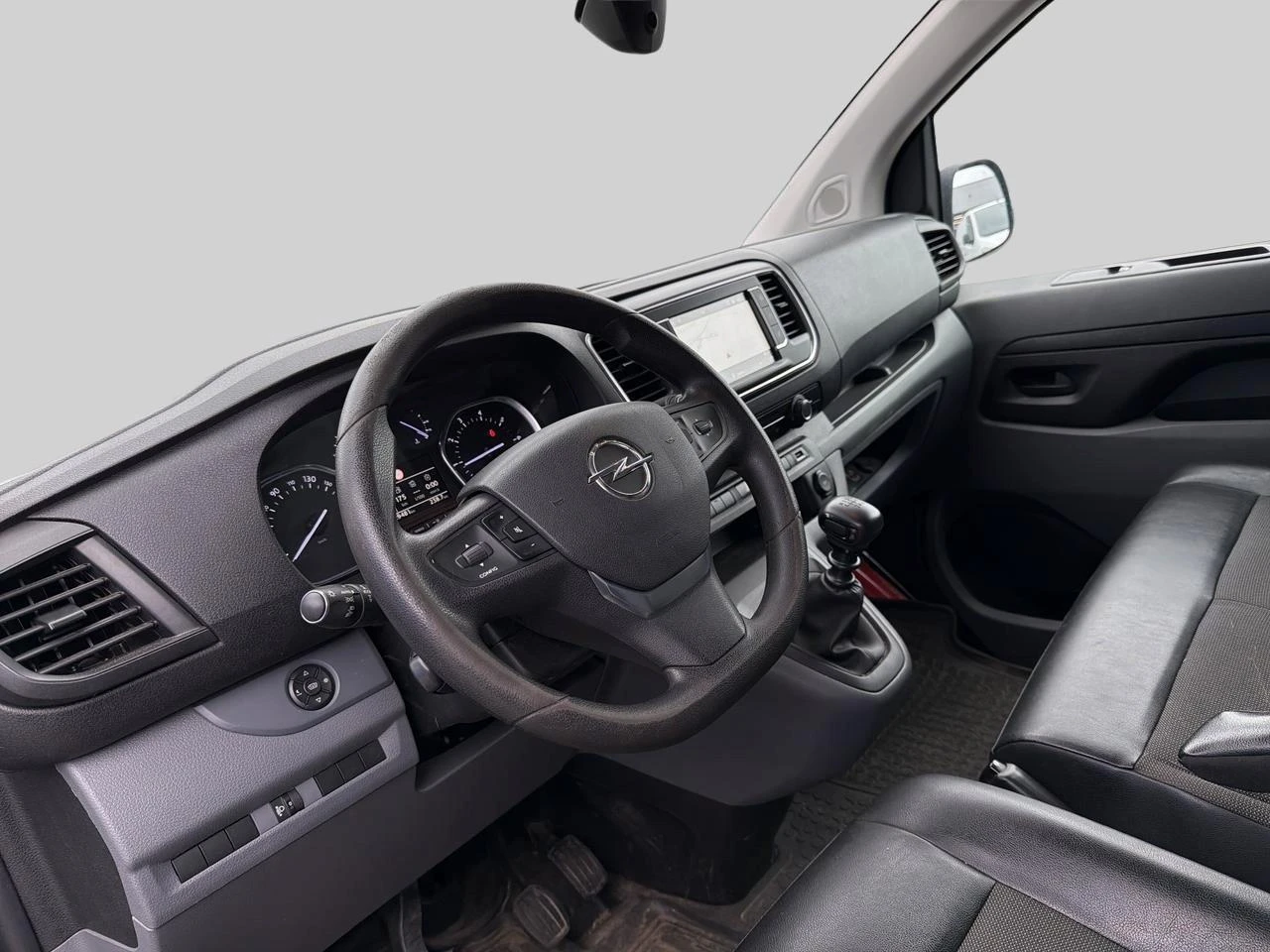 Opel-Vivaro-image-8