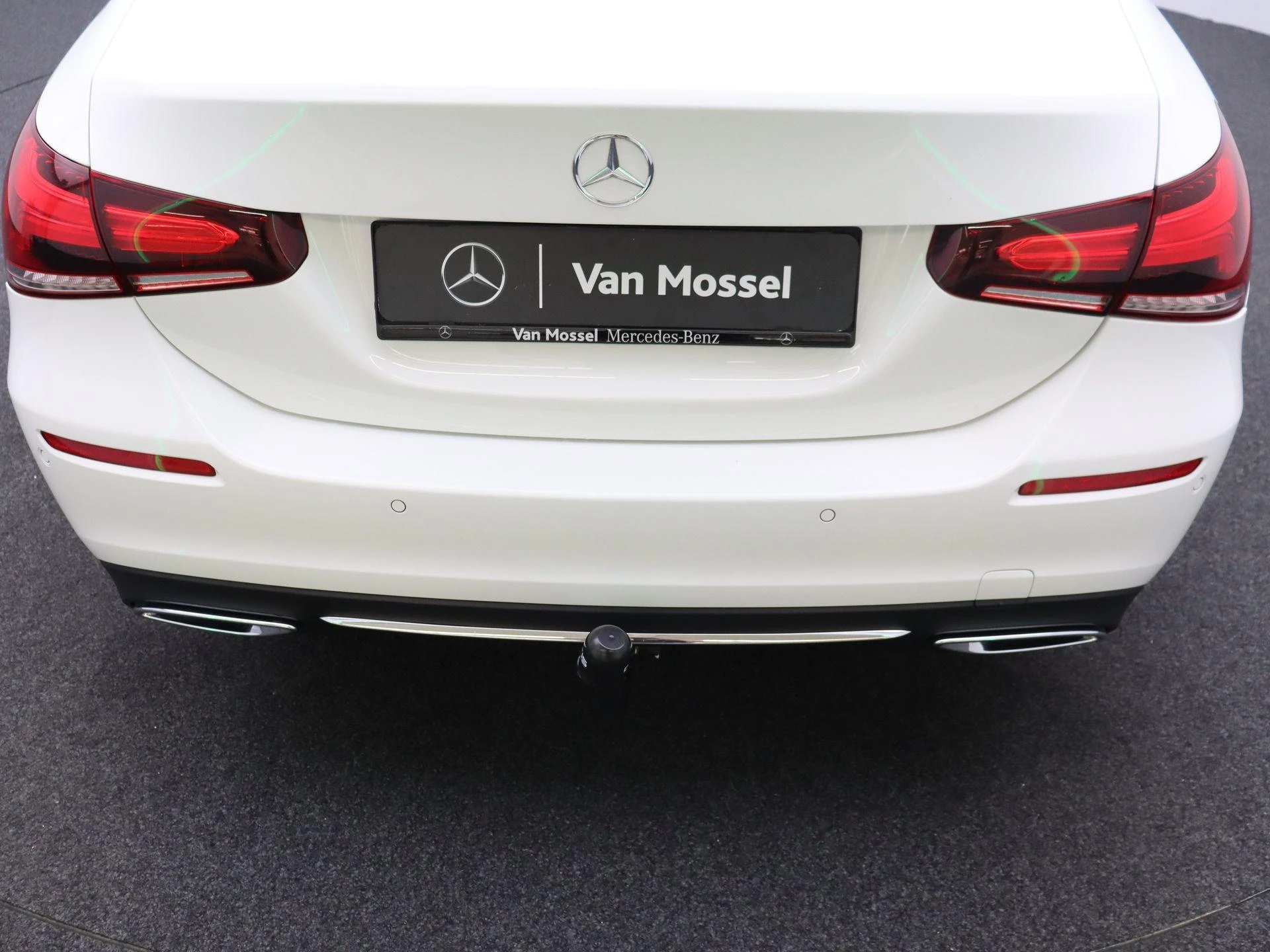 Mercedes-Benz Classe A 180 Luxury Line Limousine + LEDER + TREKHAAK + CAMERA +