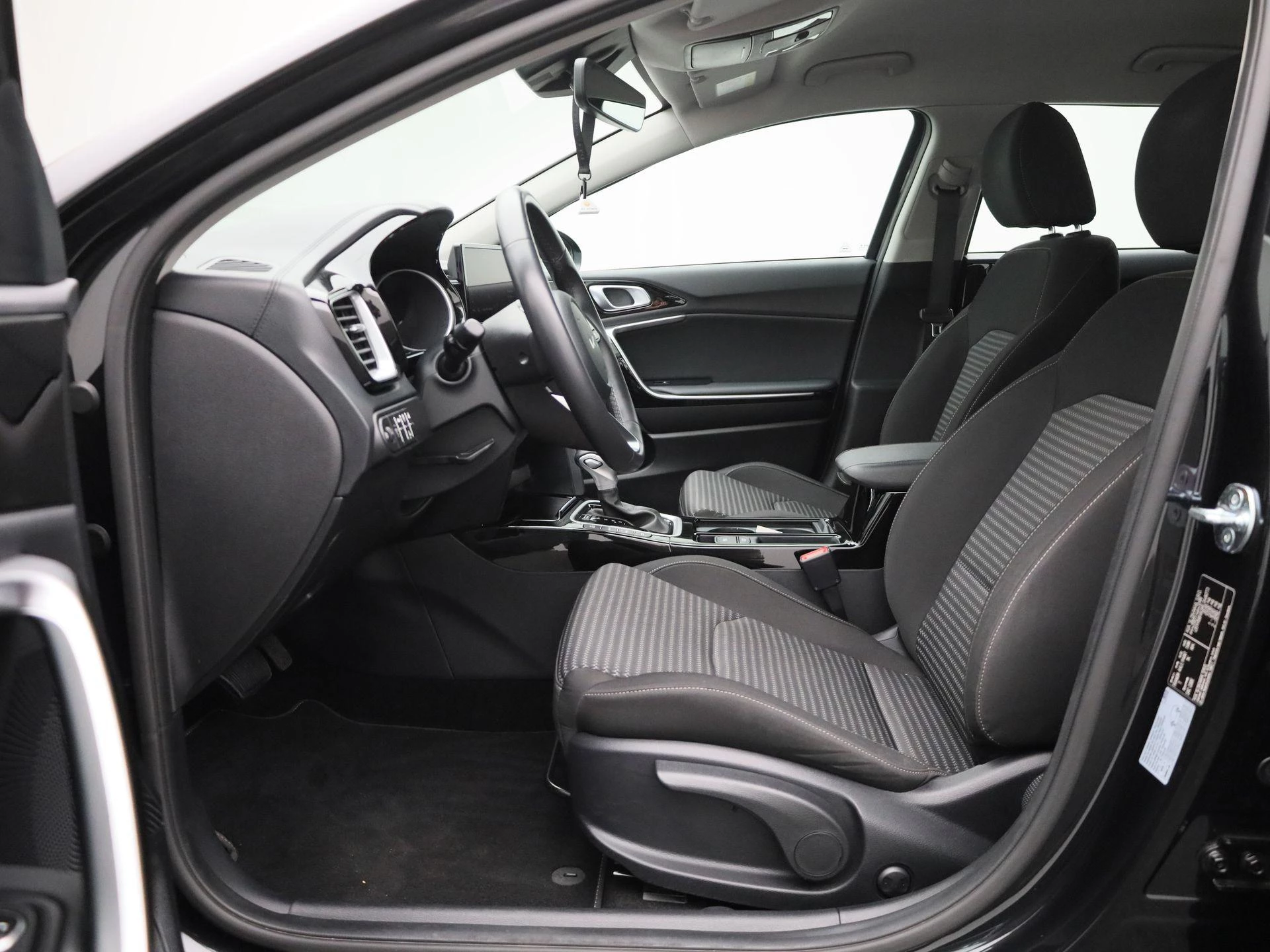 Kia-Ceed Sportswagon-image-12