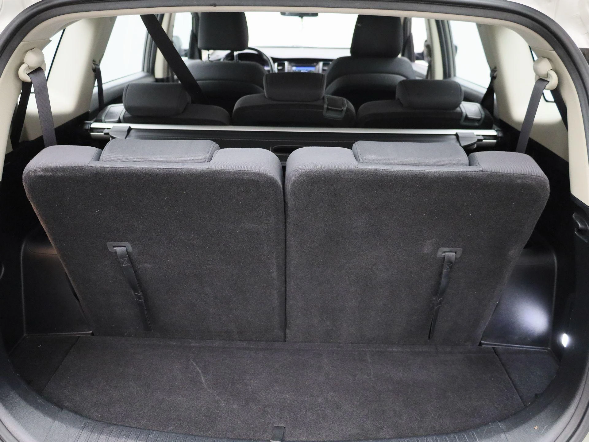 Kia-Carens-image-11