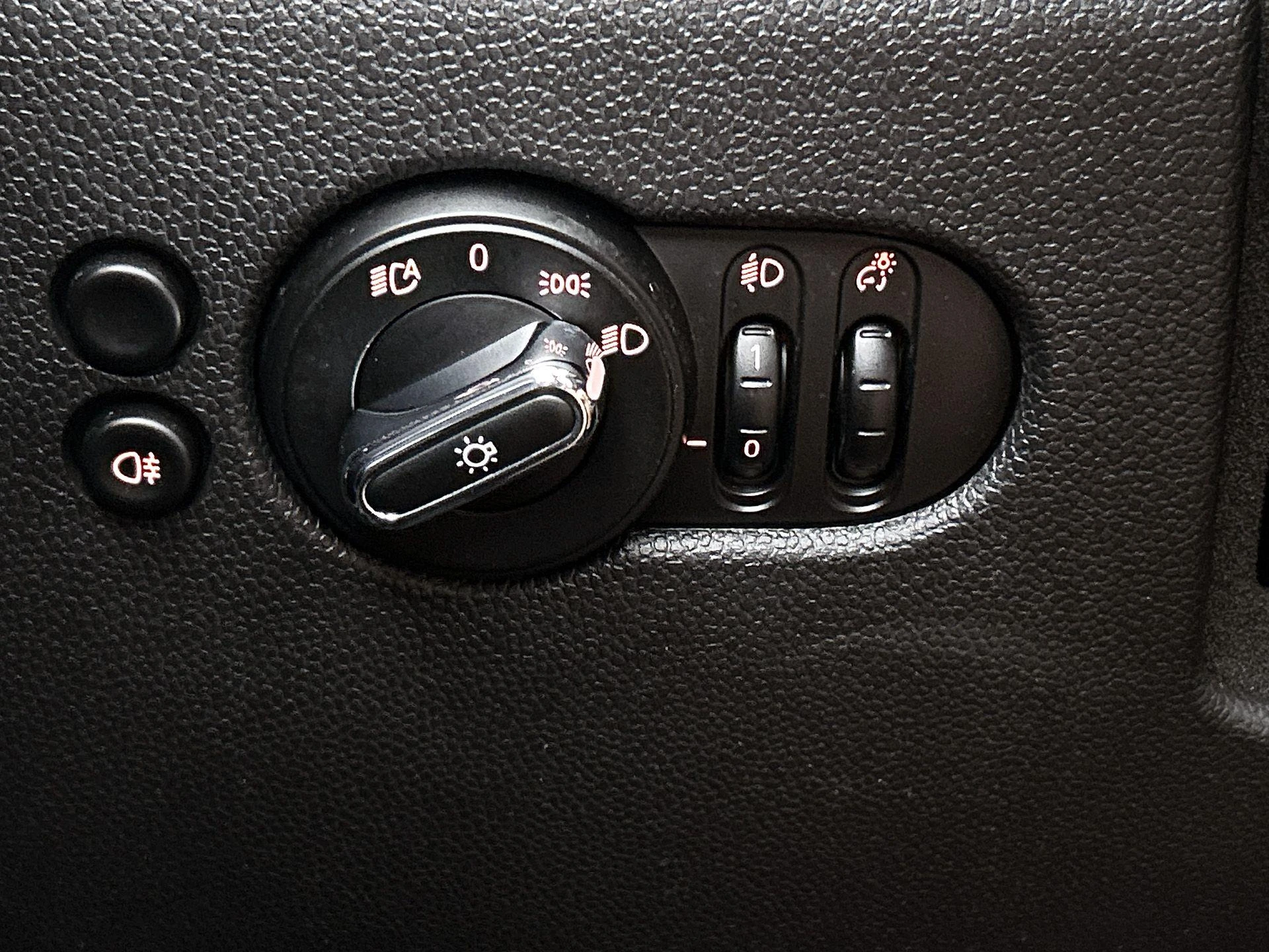 MINI-Cooper Cabrio-image-27