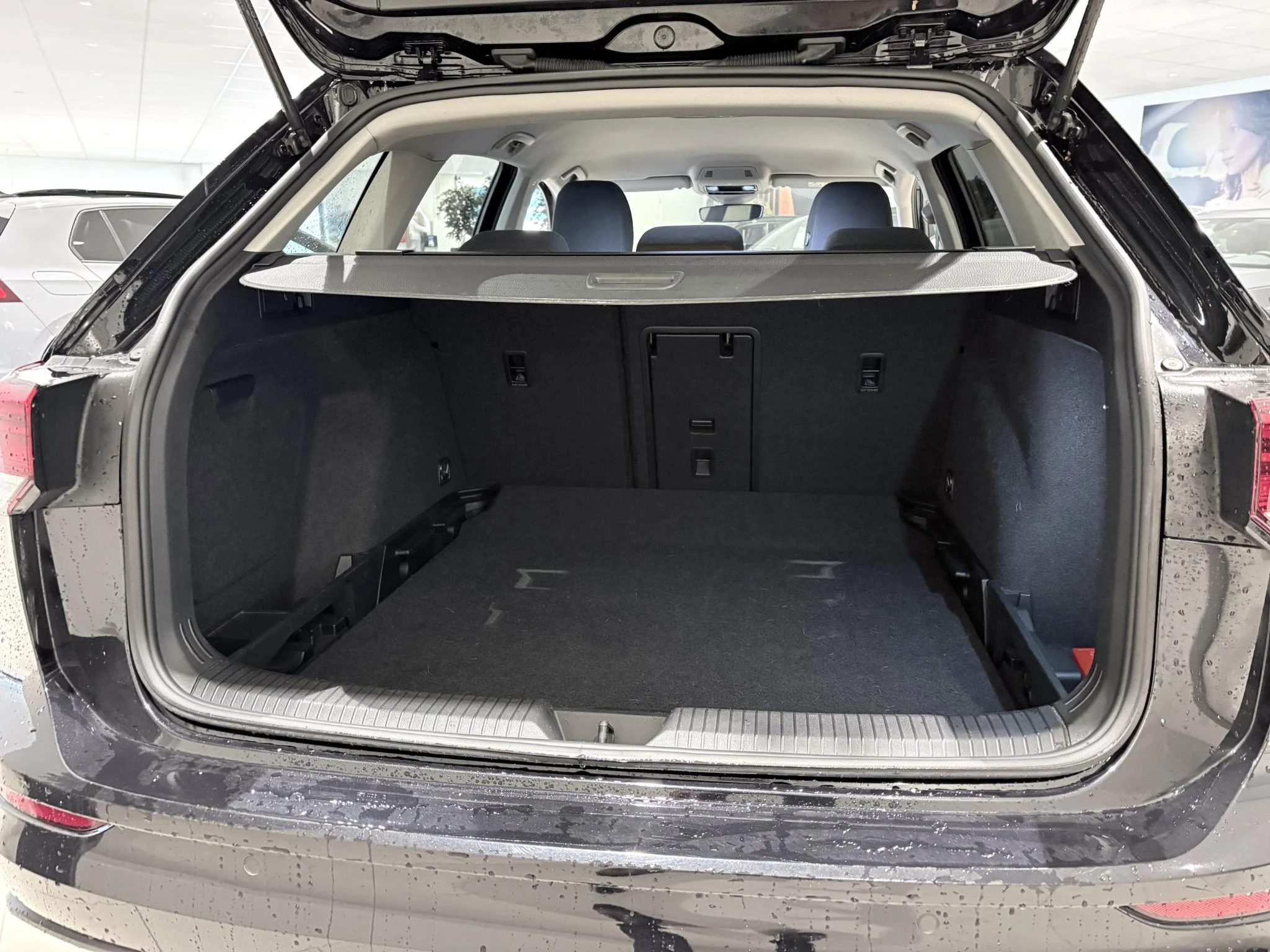 Volkswagen-Golf-image-4