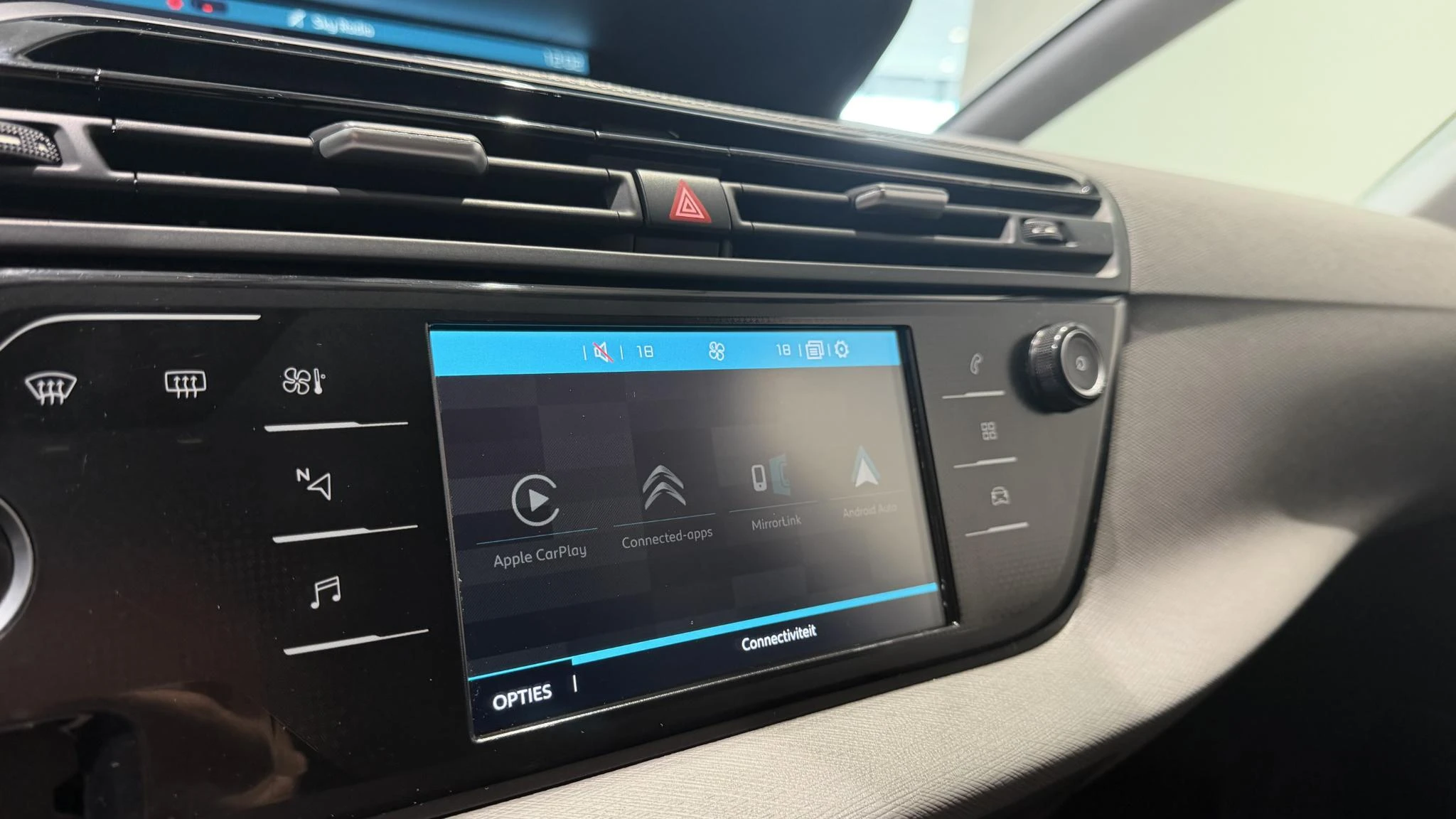 Citroën-Grand C4 Spacetourer-image-12