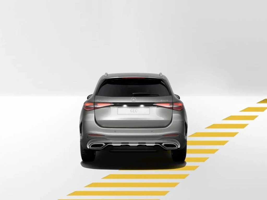 Mercedes-Benz-GLC 200-image-5