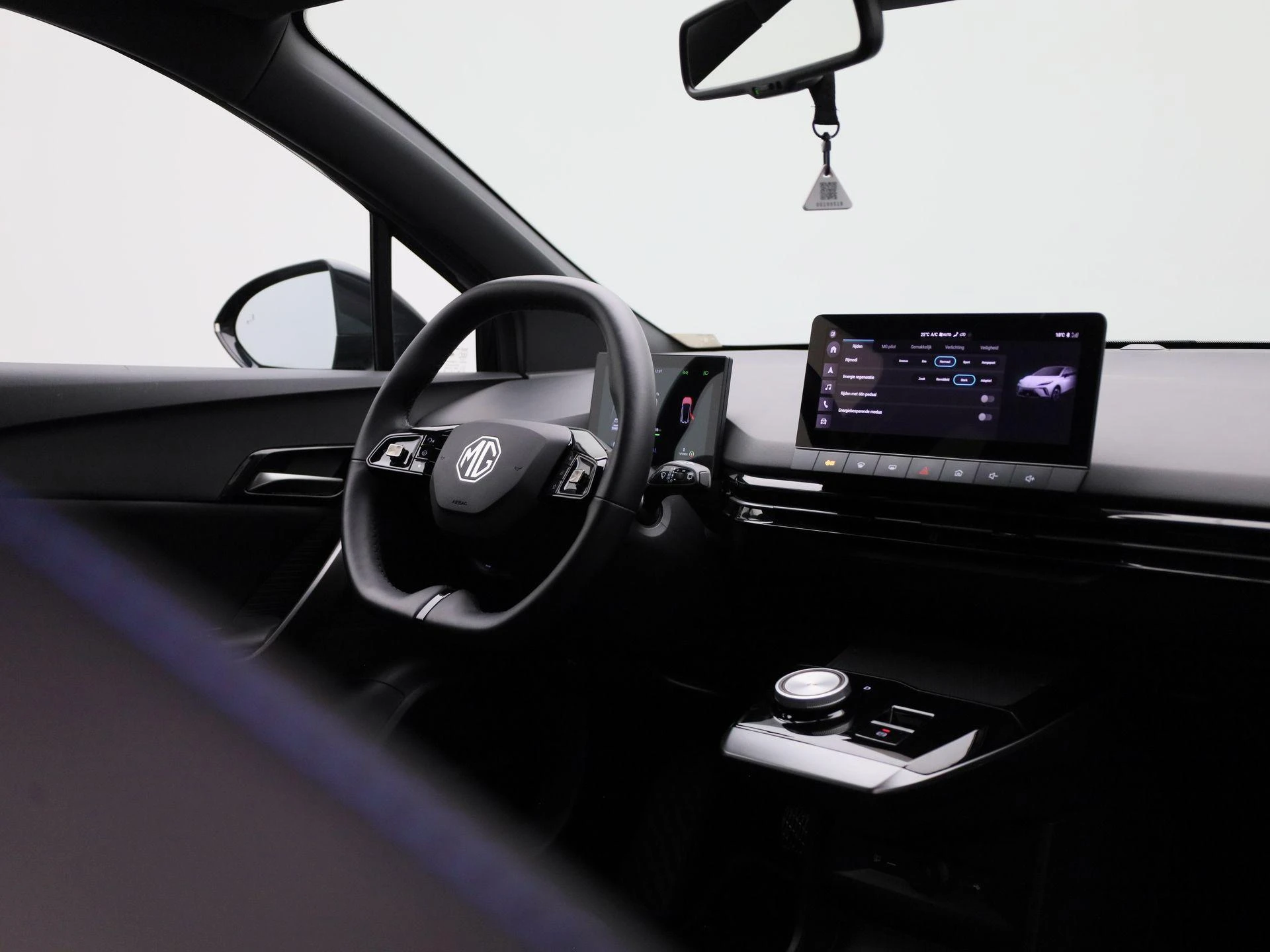 MG-MG4 EV-image-34