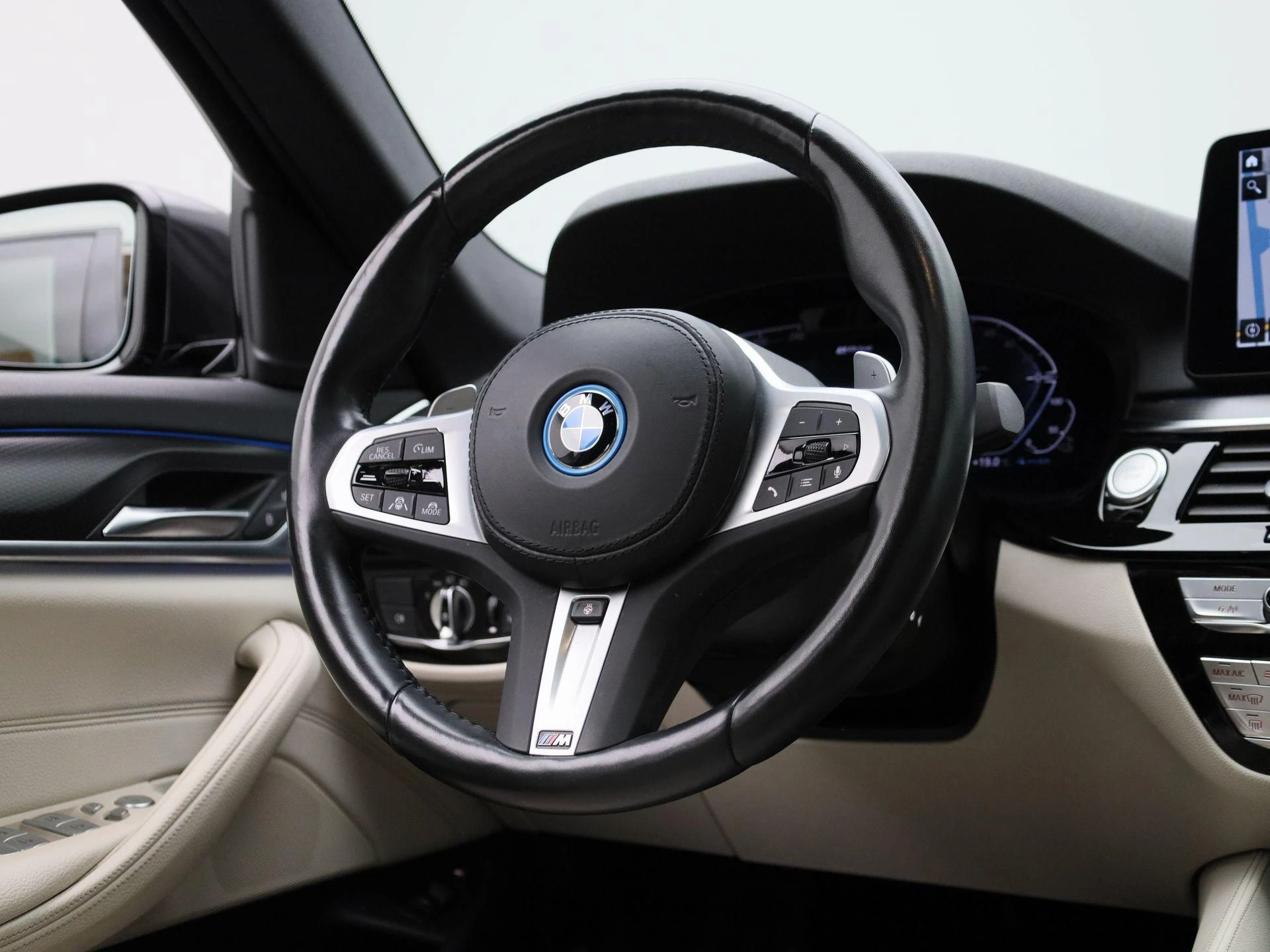 BMW-Série 5-image-9