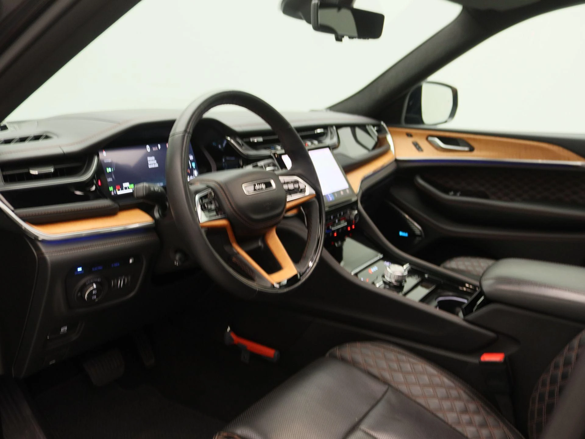 Jeep-Grand Cherokee-image-24