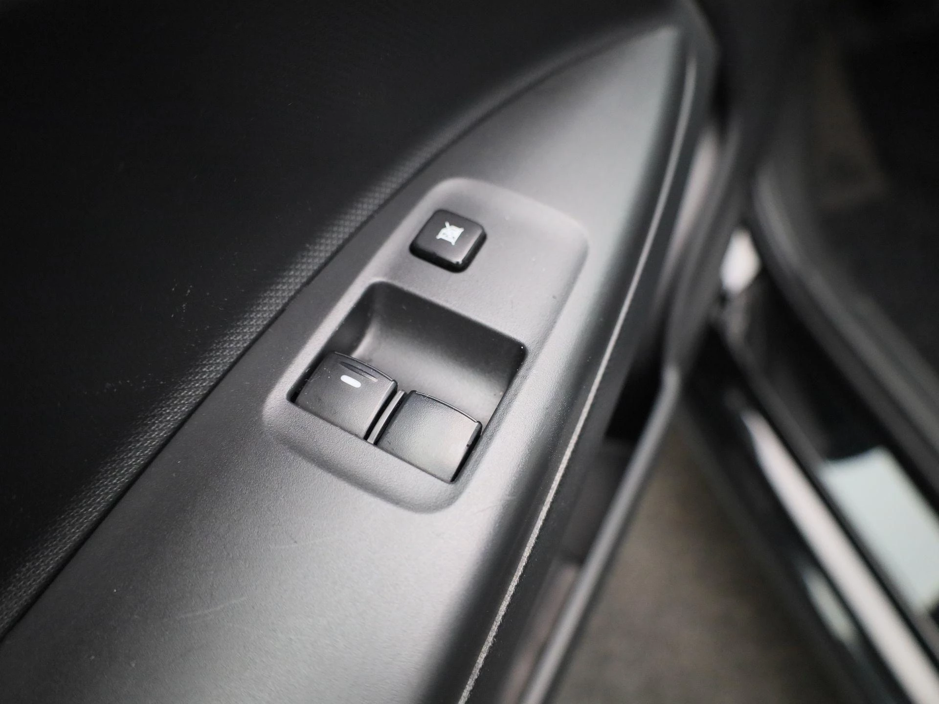 Mitsubishi-Space Star-image-22