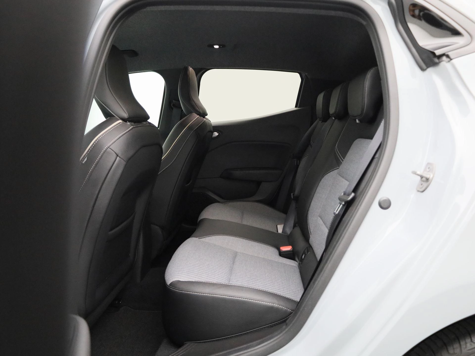 Renault-Clio-image-11