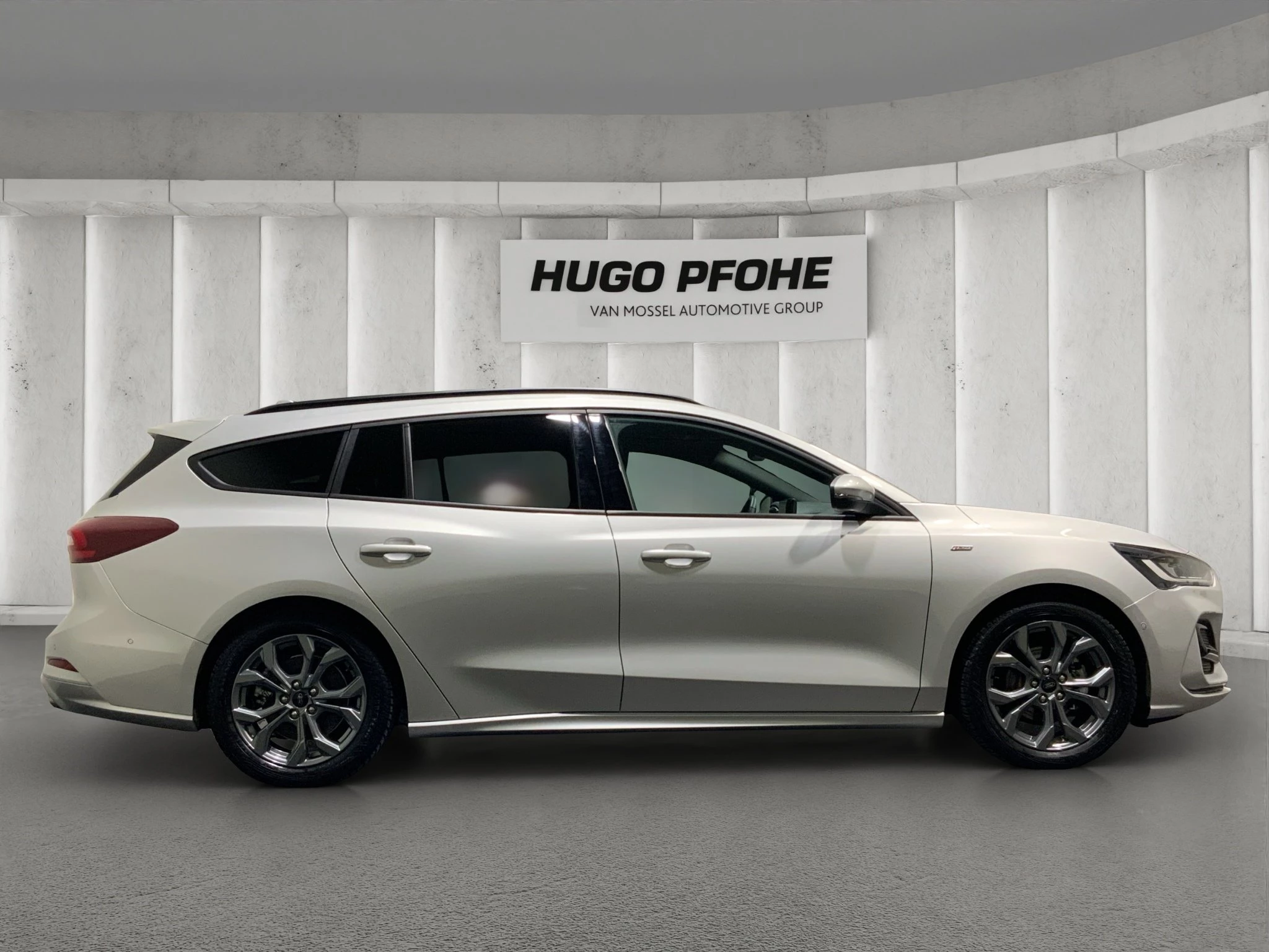 Ford Focus ST-Line X Turnier Aut.*AHK*ACC*HUD*KAM*NAVI*WINTER-PKT.