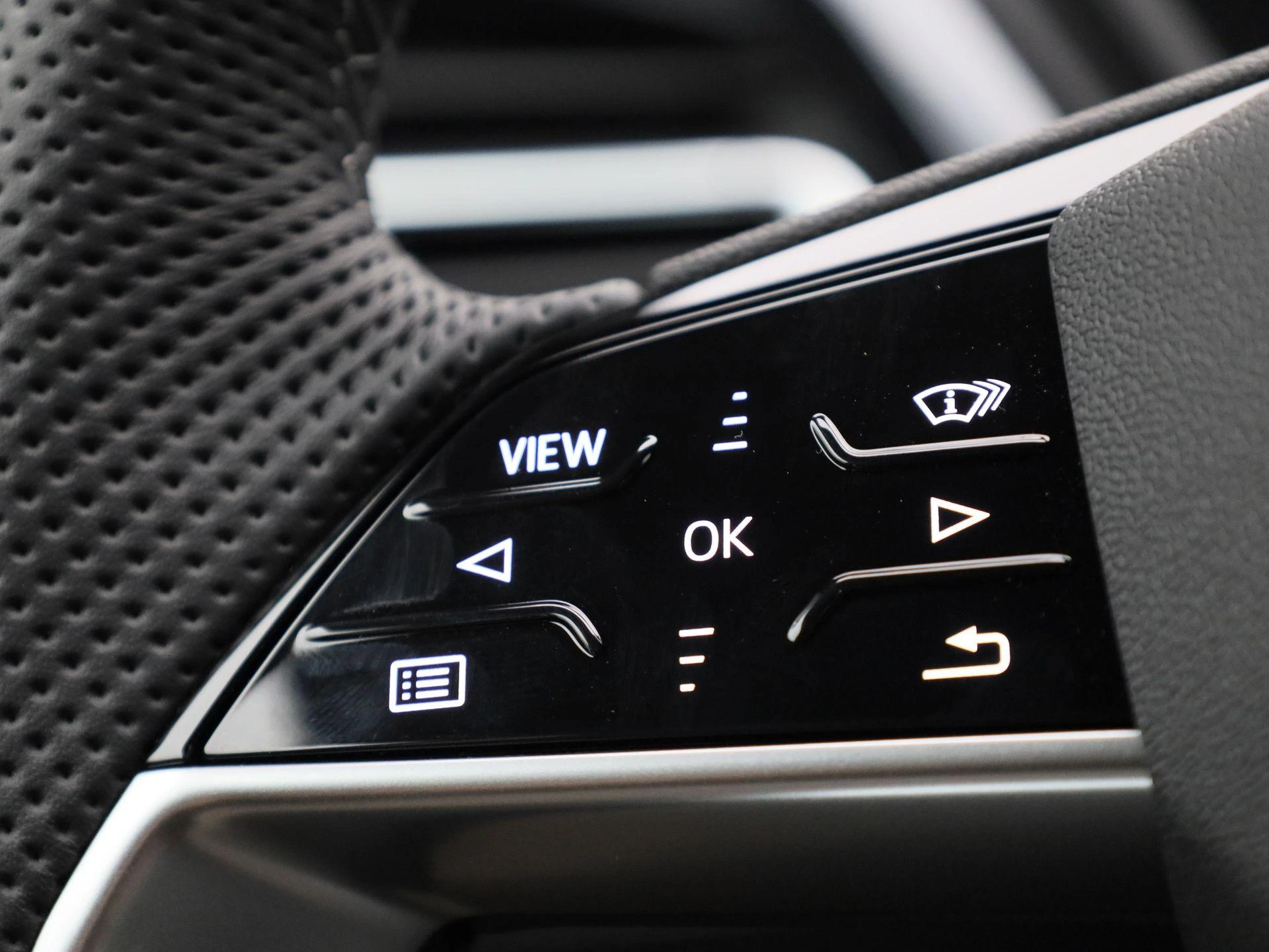 Audi-Q4 e-tron-image-19