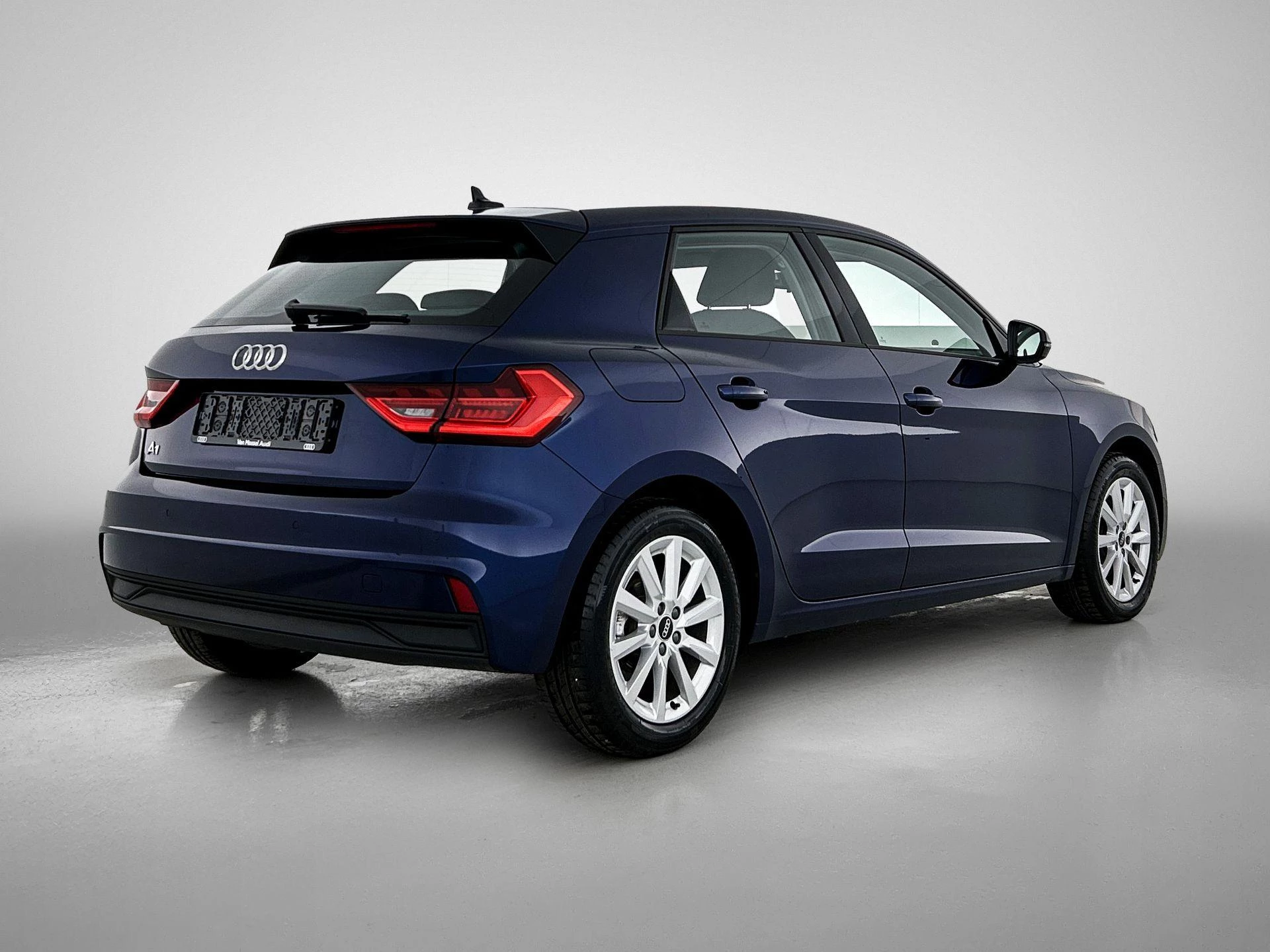Audi-A1 Sportback-image-3