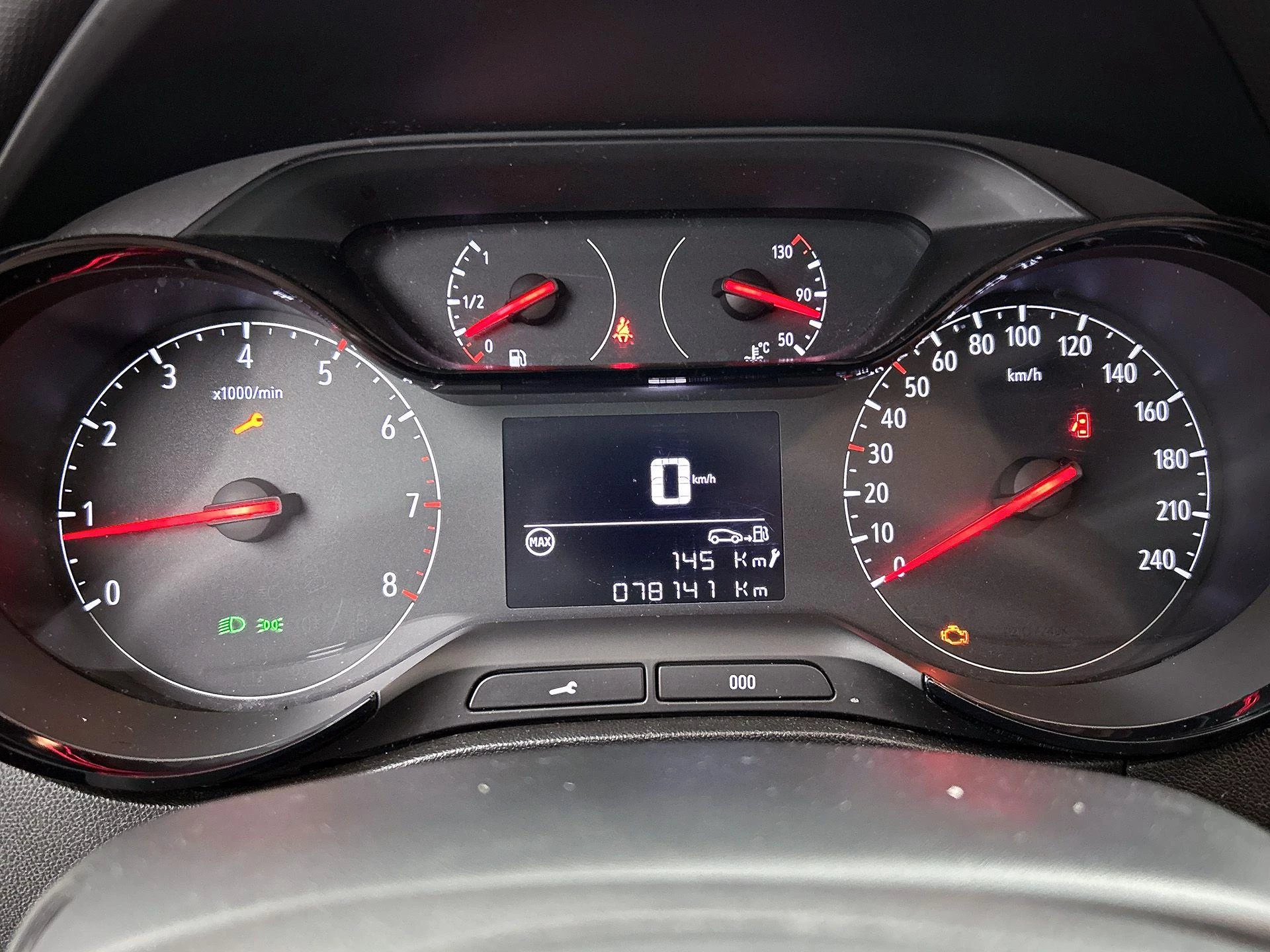 Opel-Crossland X-image-8