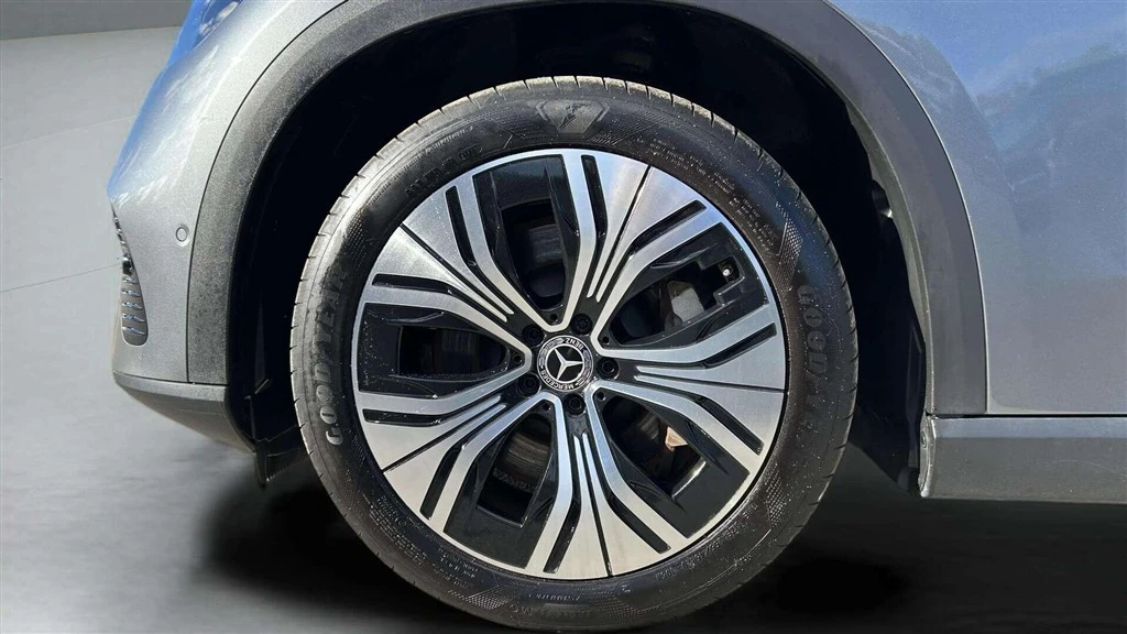 Mercedes-Benz-EQE-image-8