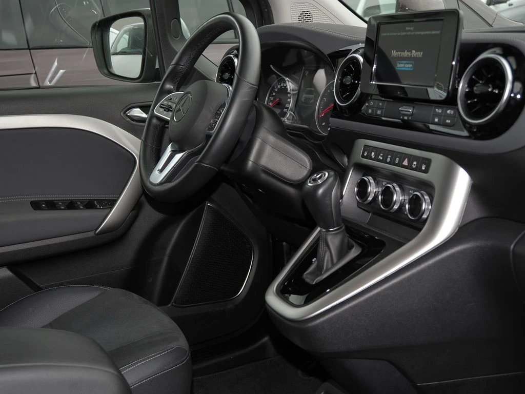 Mercedes-Benz-T-Klasse 180 d-image-8