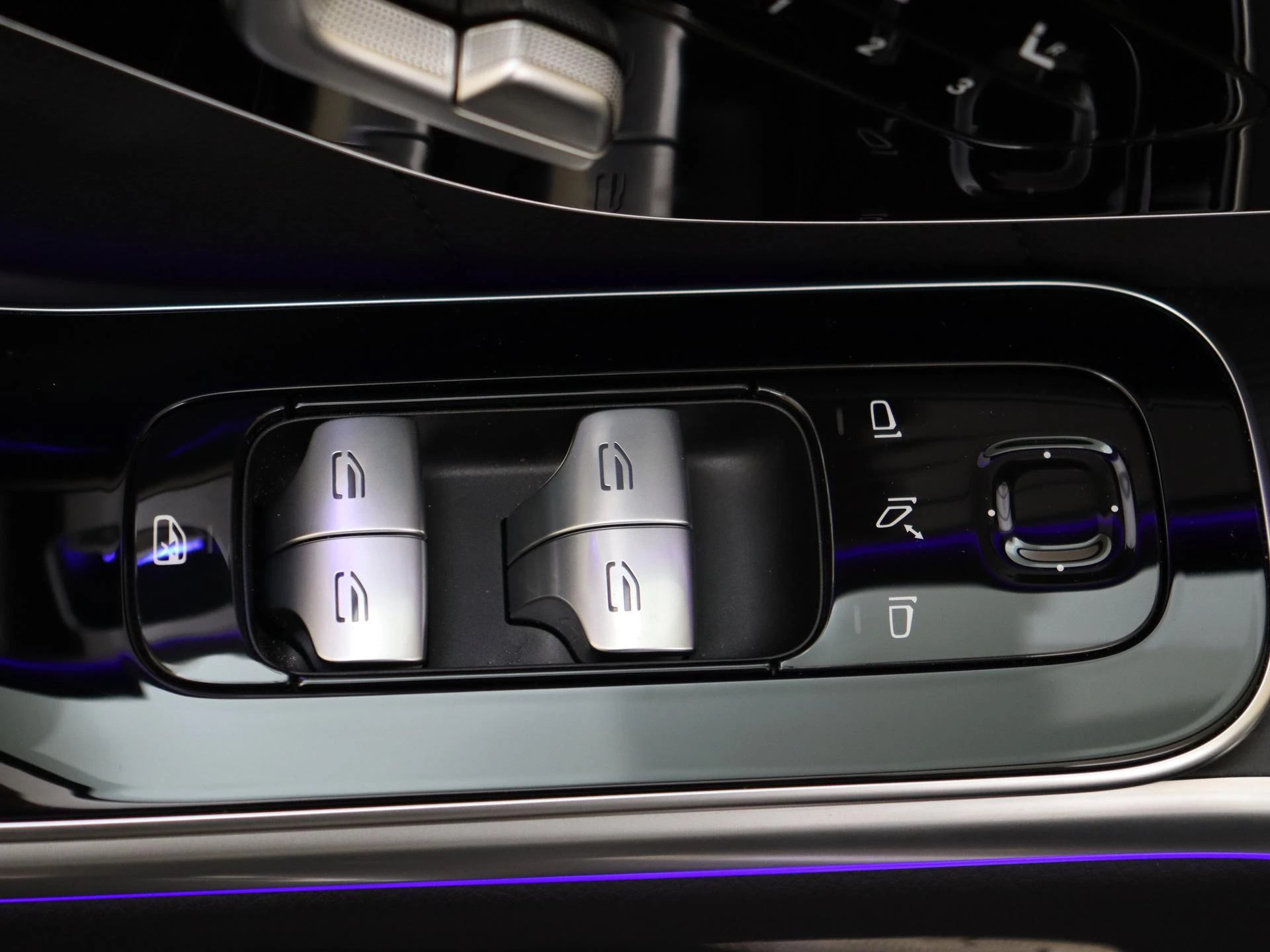 Mercedes-Benz-S-Klasse-image-26