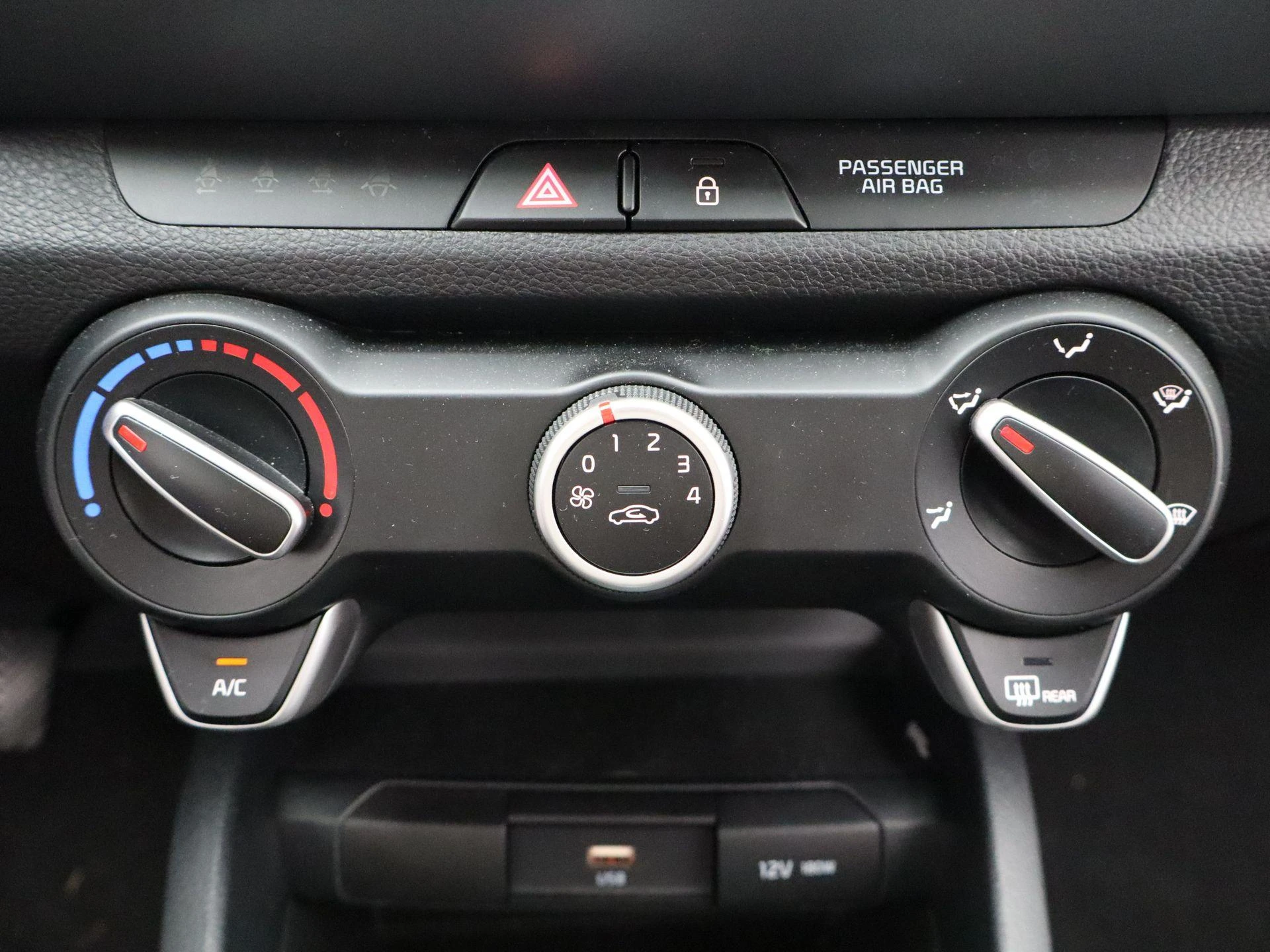 Kia-Stonic-image-18