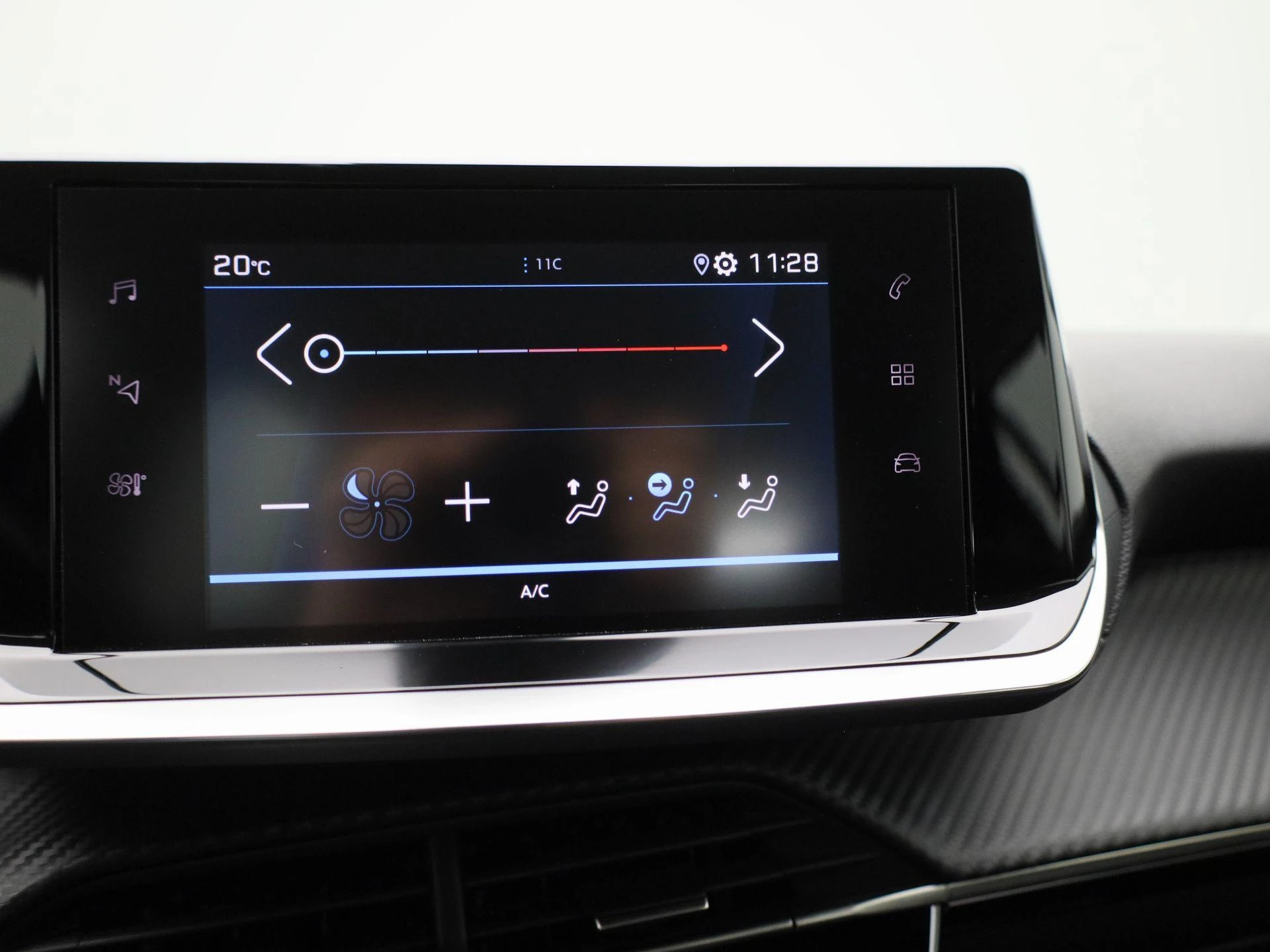 Peugeot-208-image-23