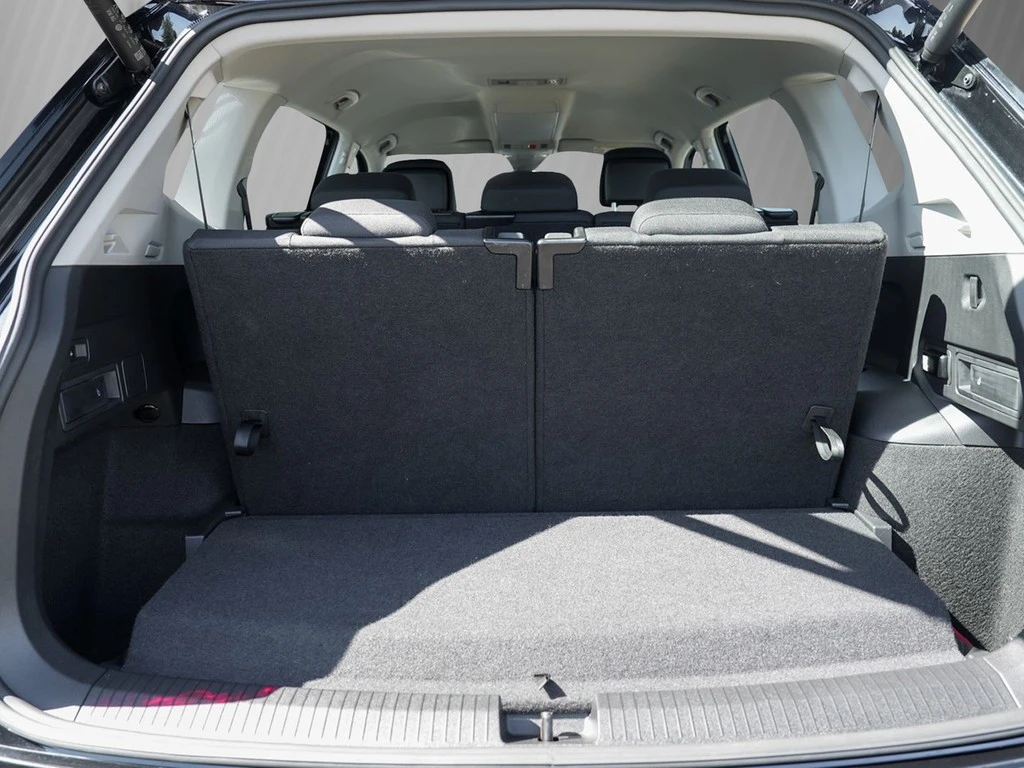 Volkswagen-Tiguan Allspace-image-5