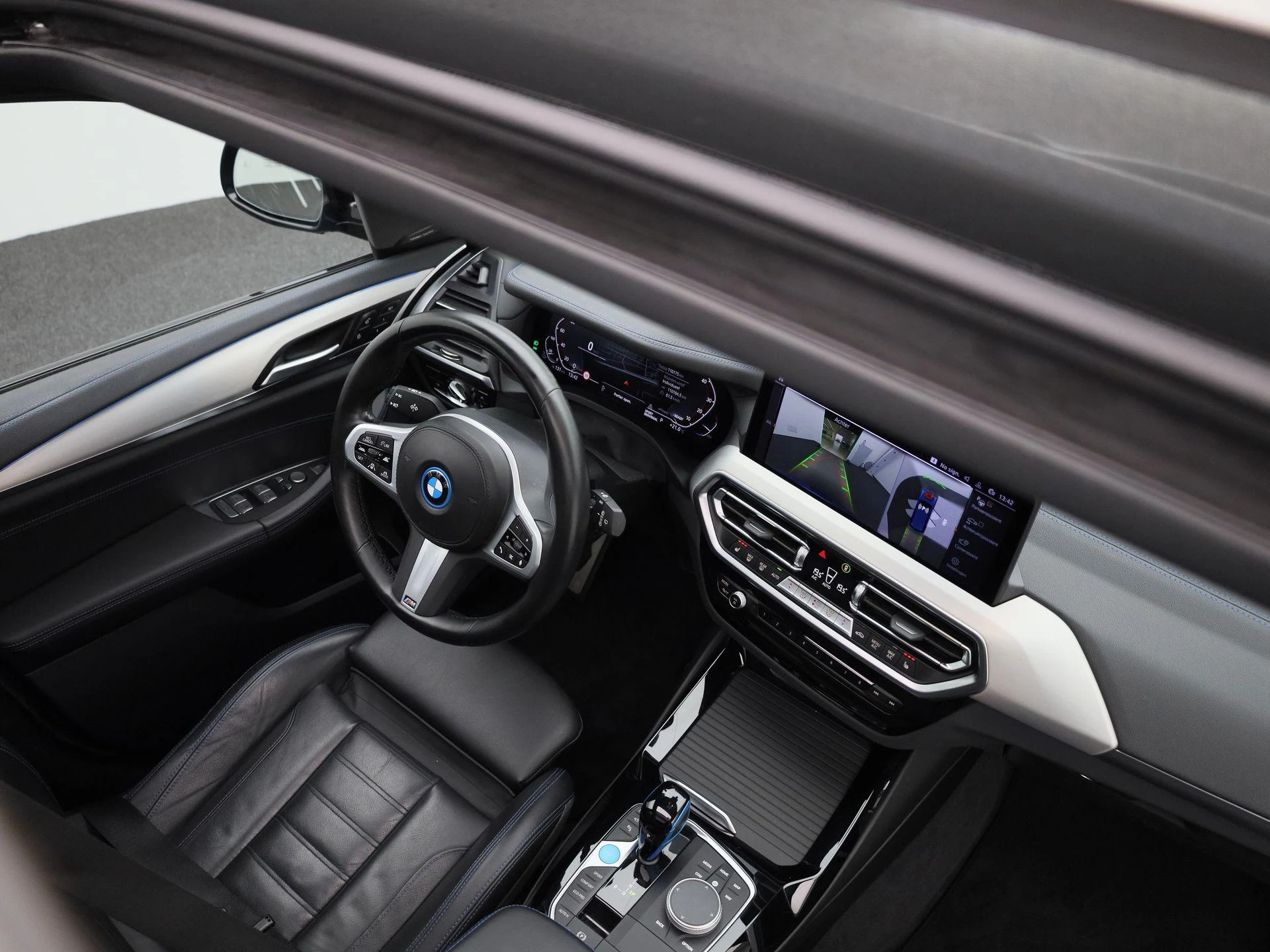 BMW-iX3-image-42