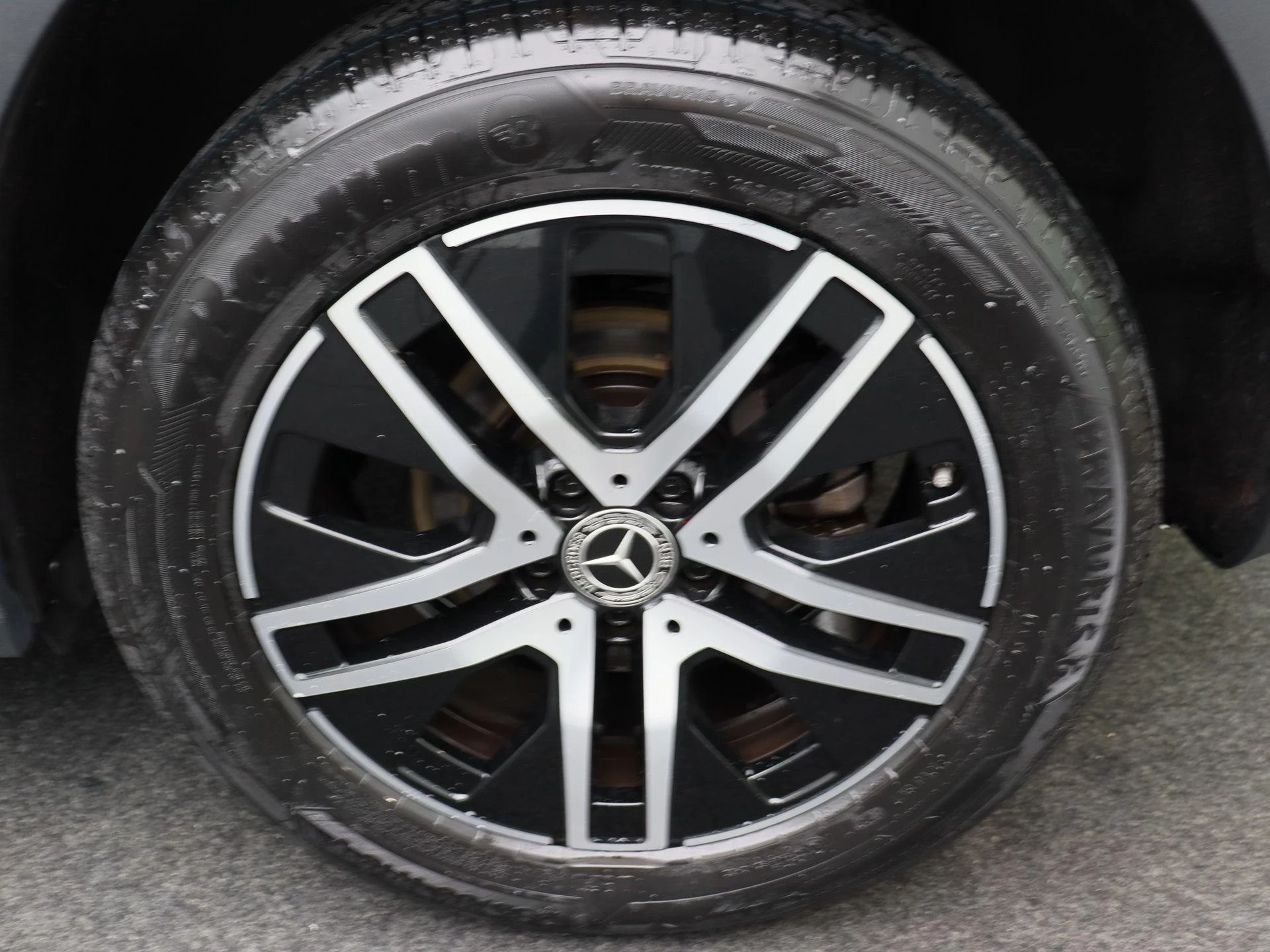 Mercedes-Benz GLA 180 Business Line + TREKHAAK + CAMERA + LED +