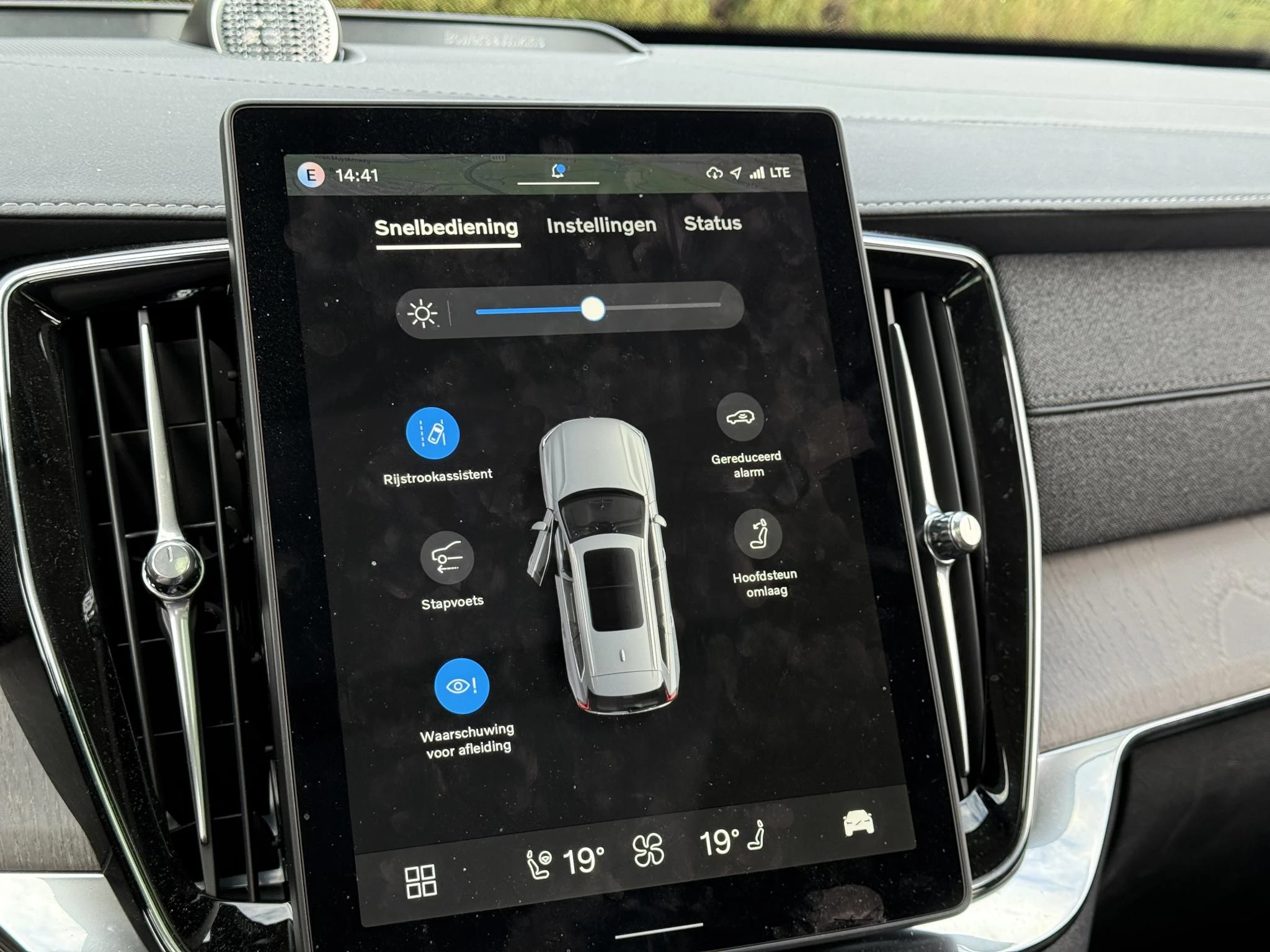 Volvo-XC90-image-25