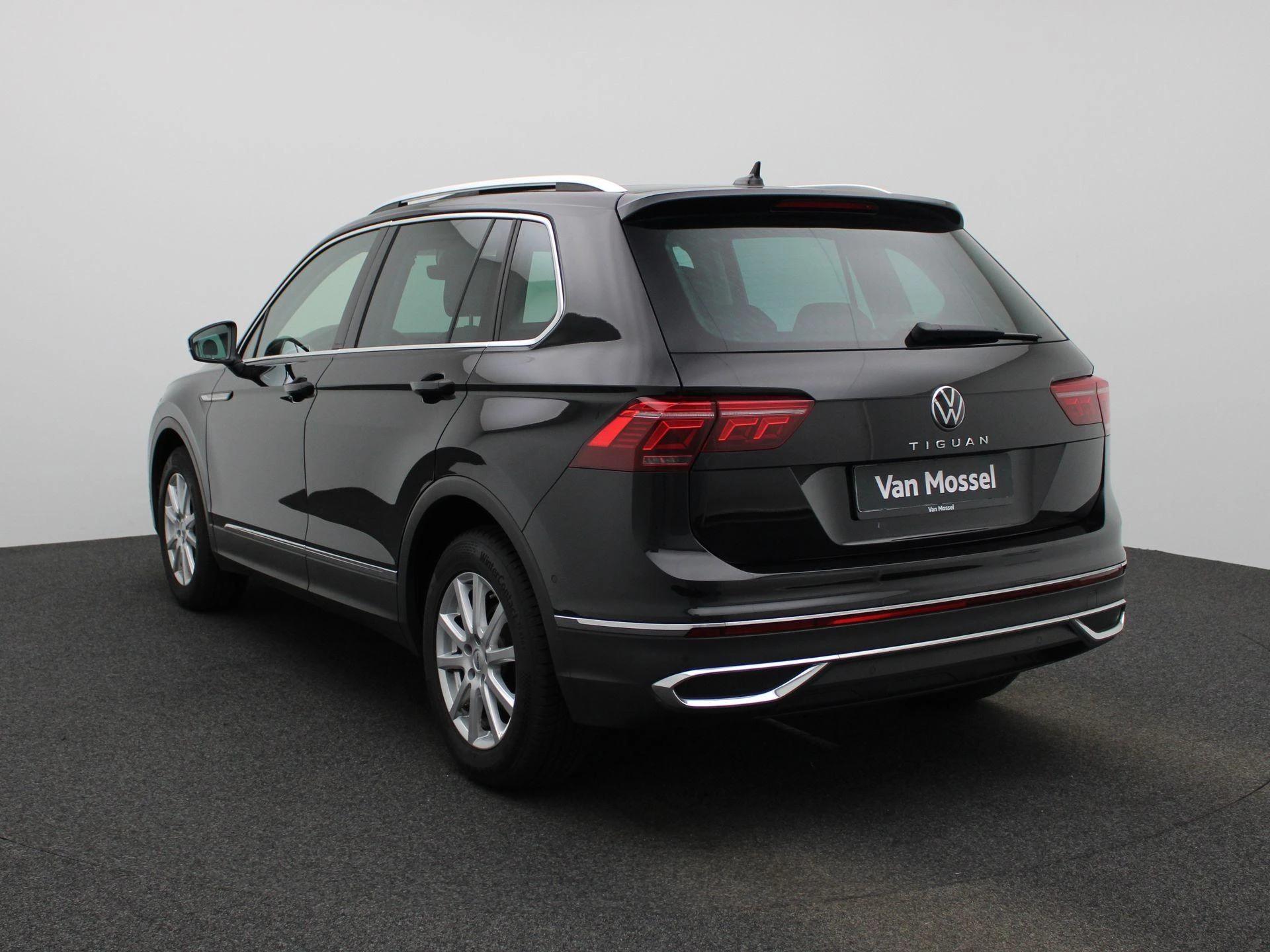 Volkswagen-Tiguan-image-1