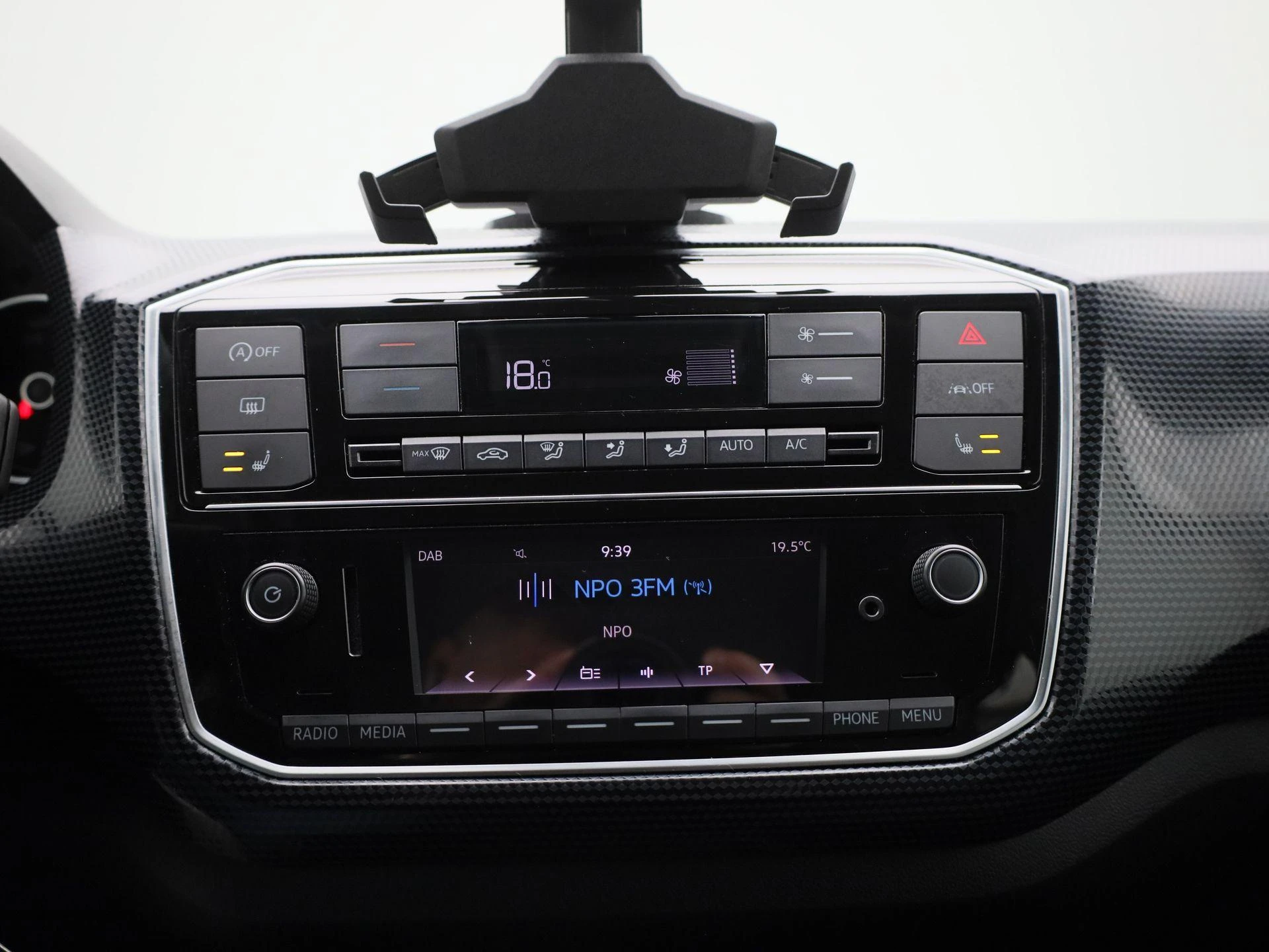 Volkswagen-up!-image-15