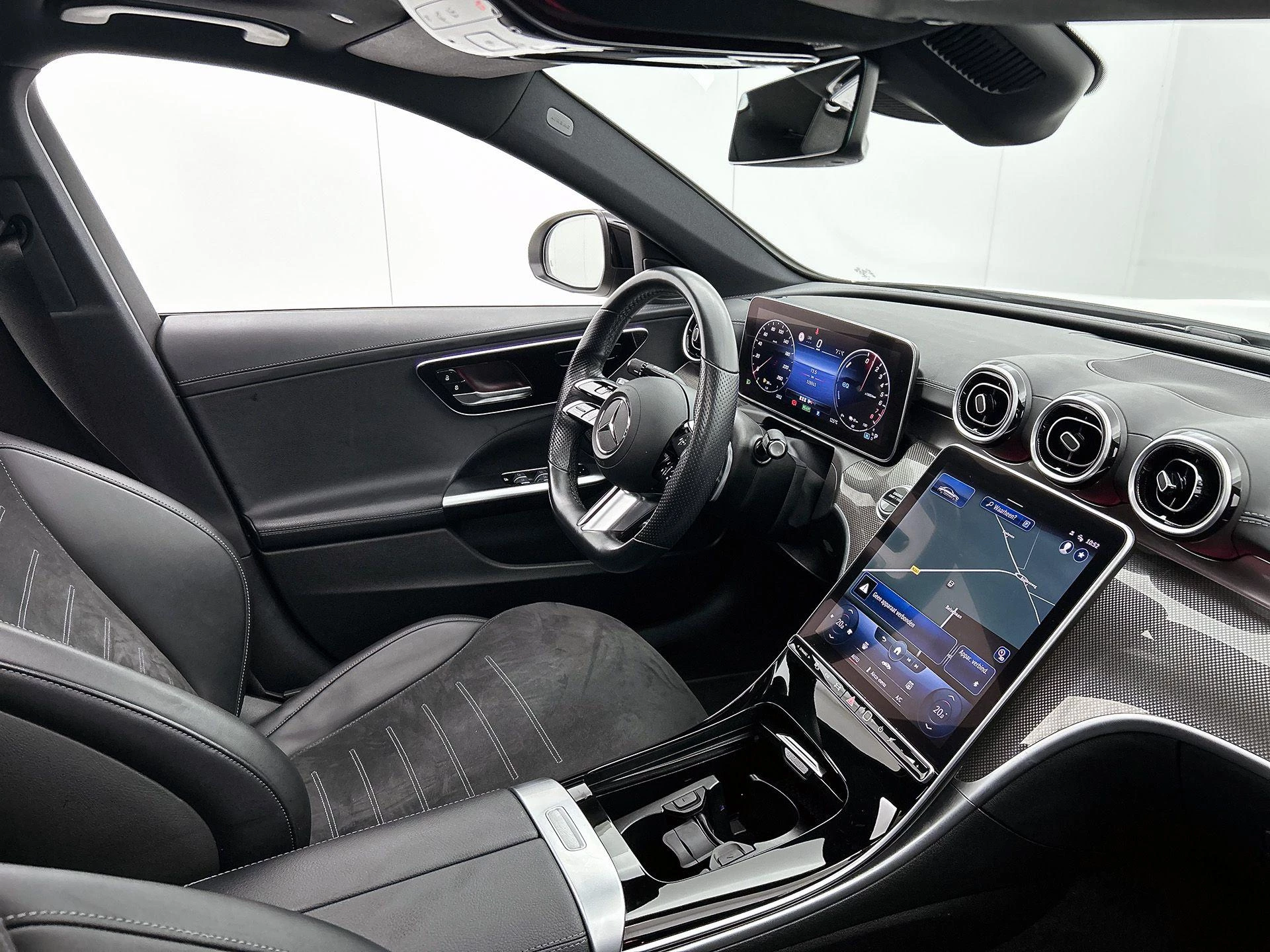 Mercedes-Benz-C-Klasse-image-20