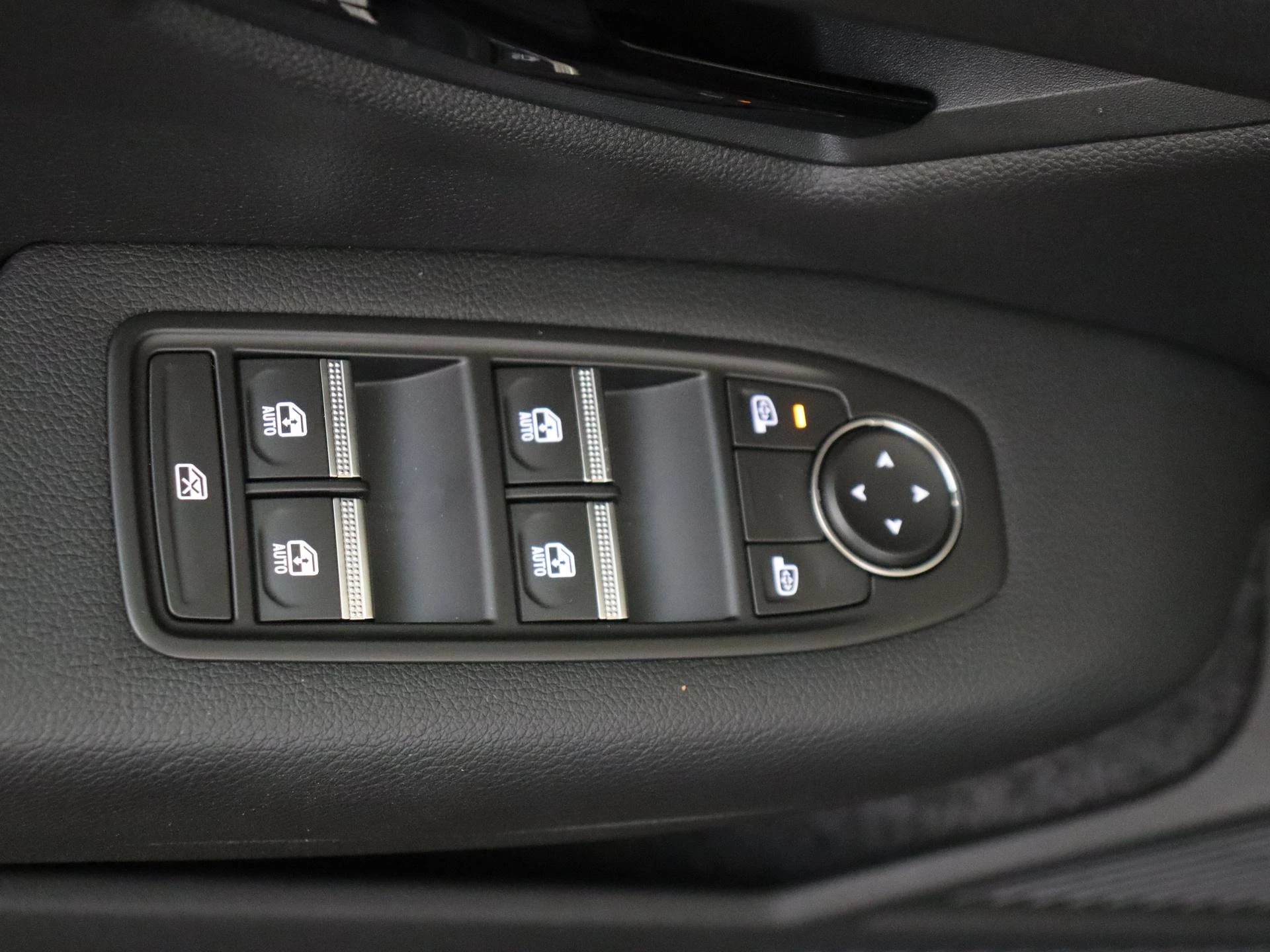 Renault-Megane E-Tech-image-21