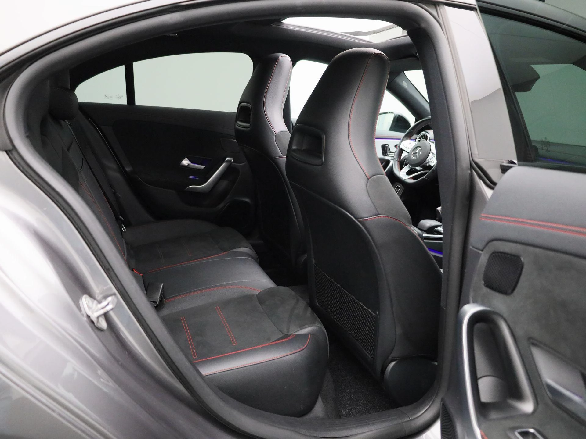 Mercedes-Benz-CLA-image-46