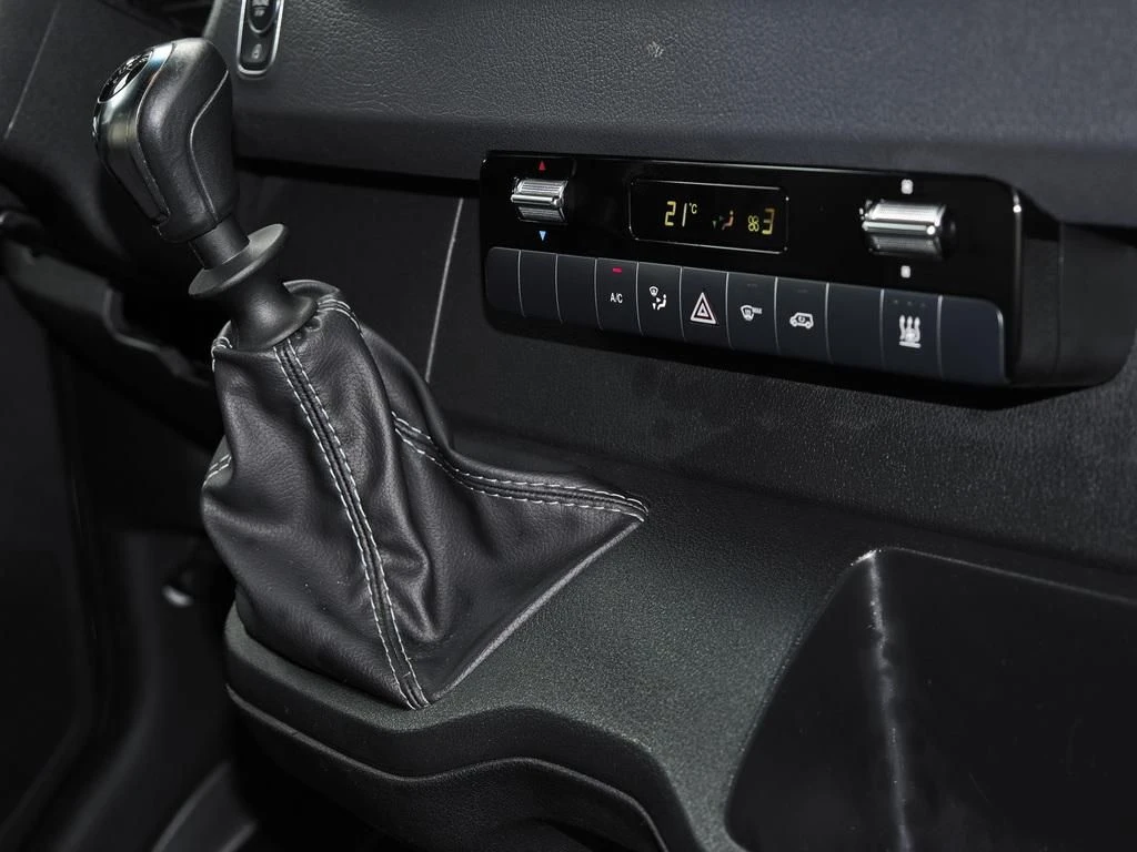 Mercedes-Benz-Sprinter 317-image-11