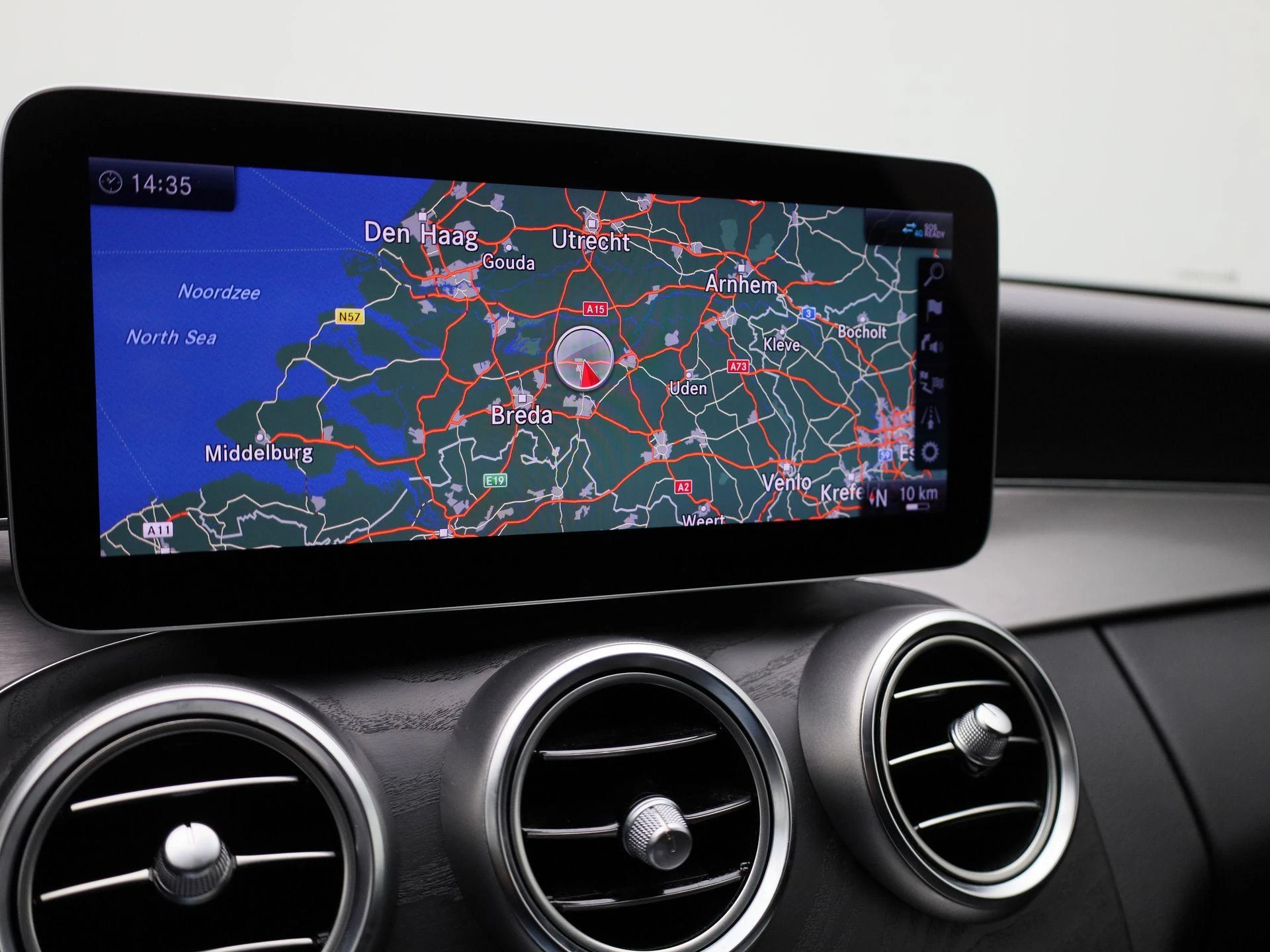 Mercedes-Benz-C-Klasse-image-21