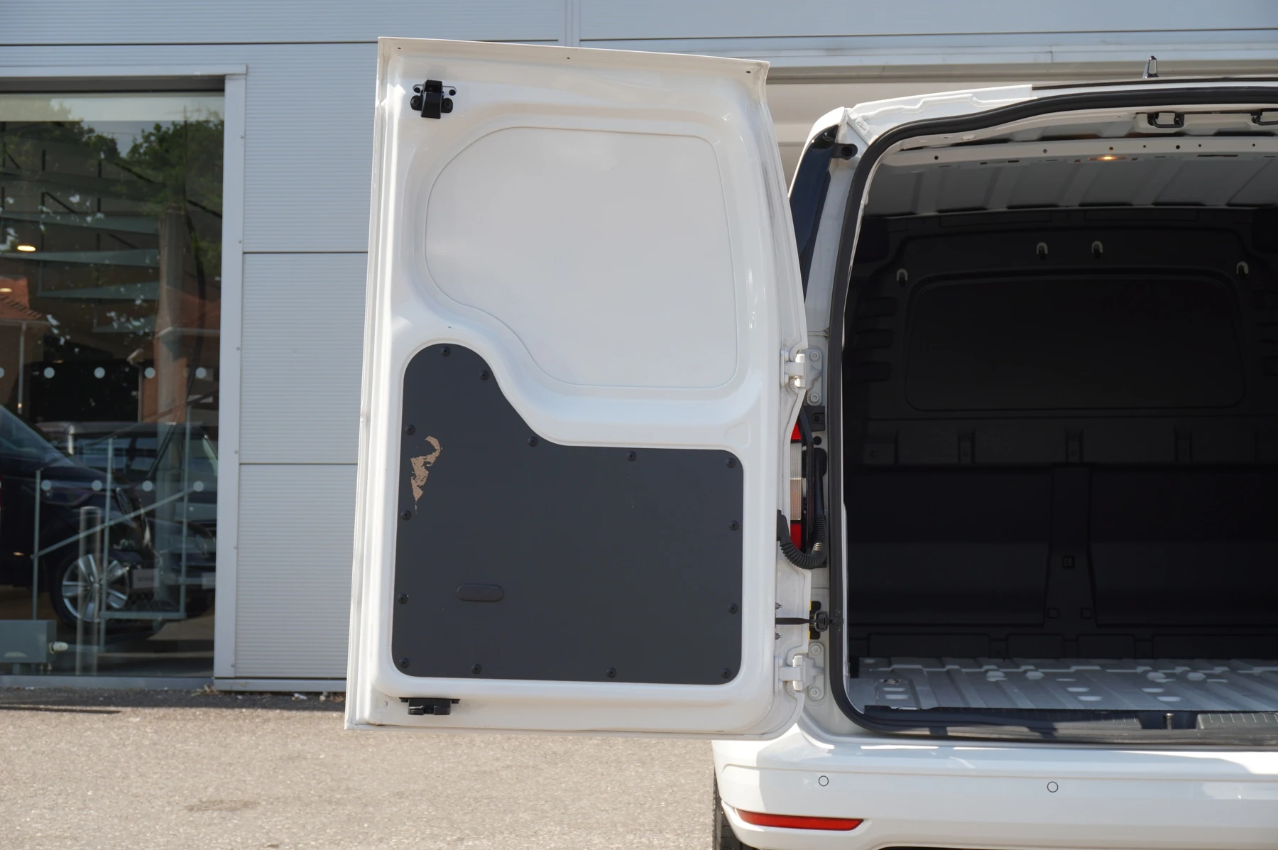 Volkswagen-Caddy-image-20