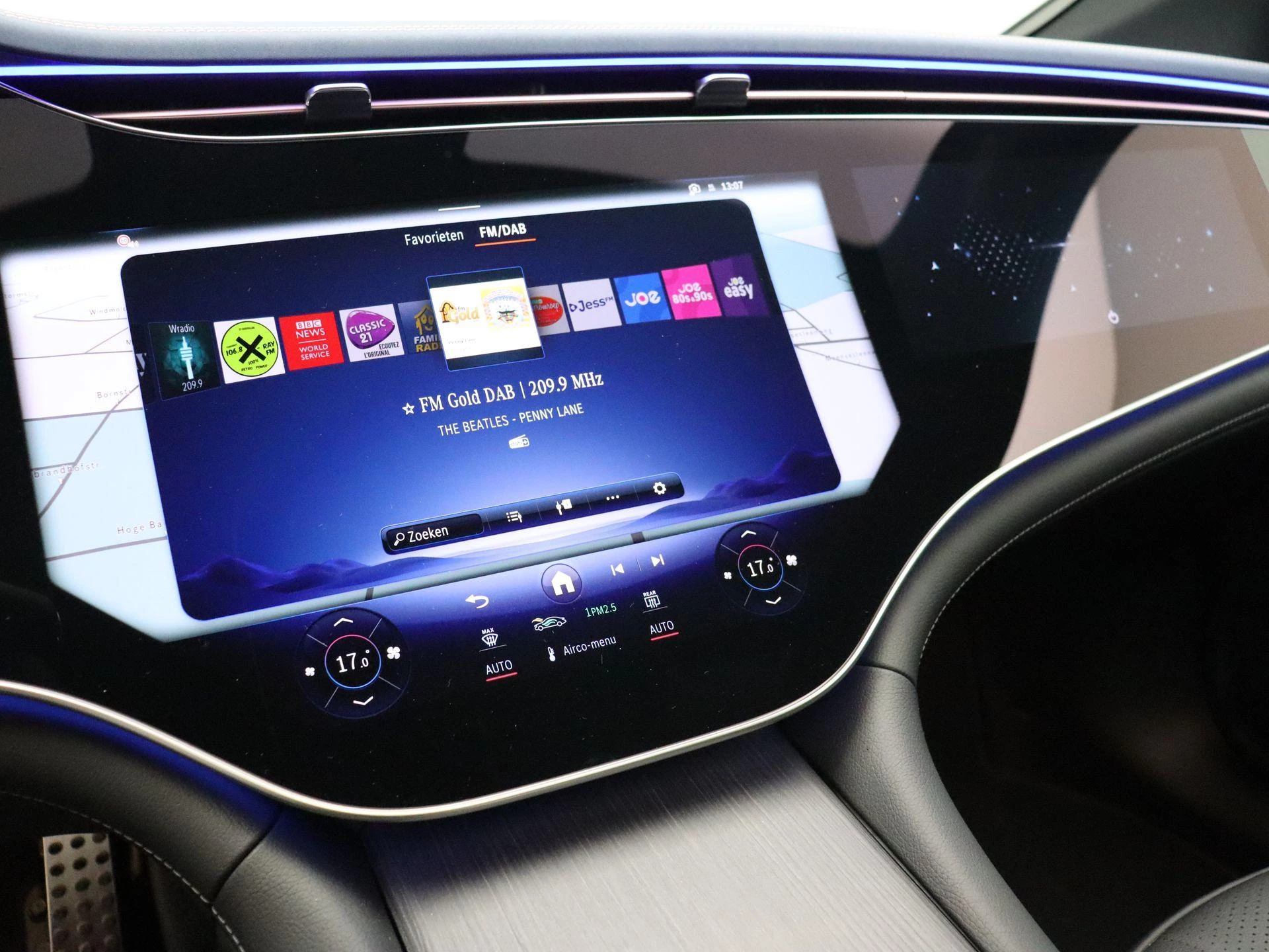 Mercedes-Benz-EQE-image-13