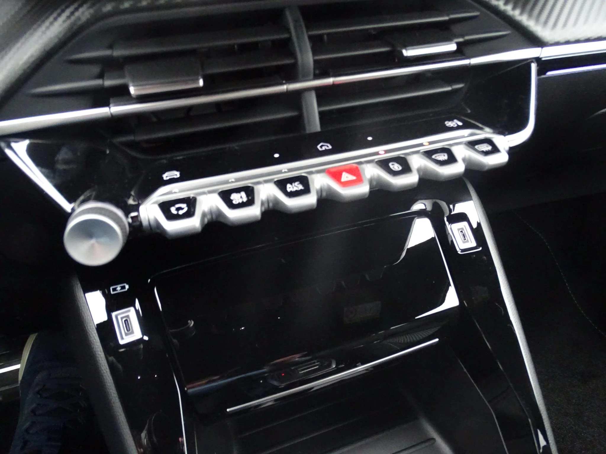 Peugeot 2008 1.2 HYBRID 145 e-DSC6 GT