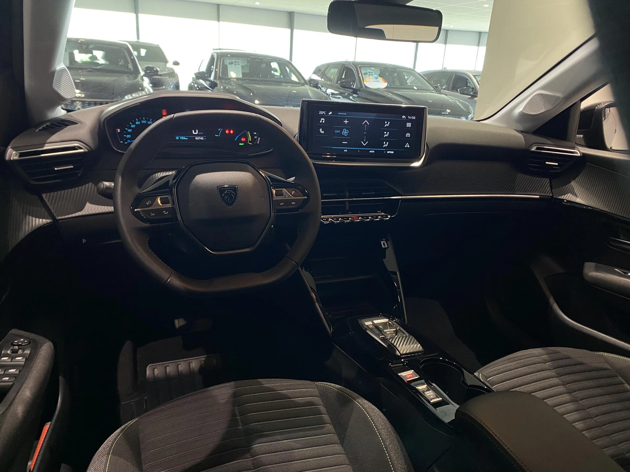 Peugeot-e-208-image-8