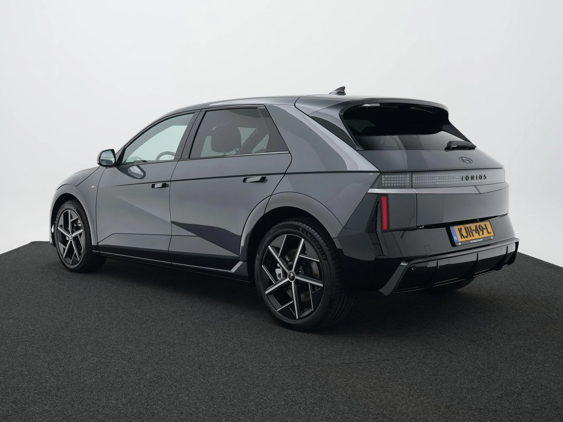 Hyundai-IONIQ 5-image-1