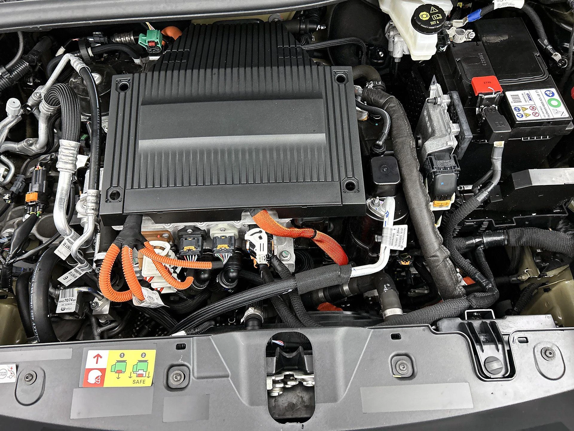 Peugeot-e-2008-image-8