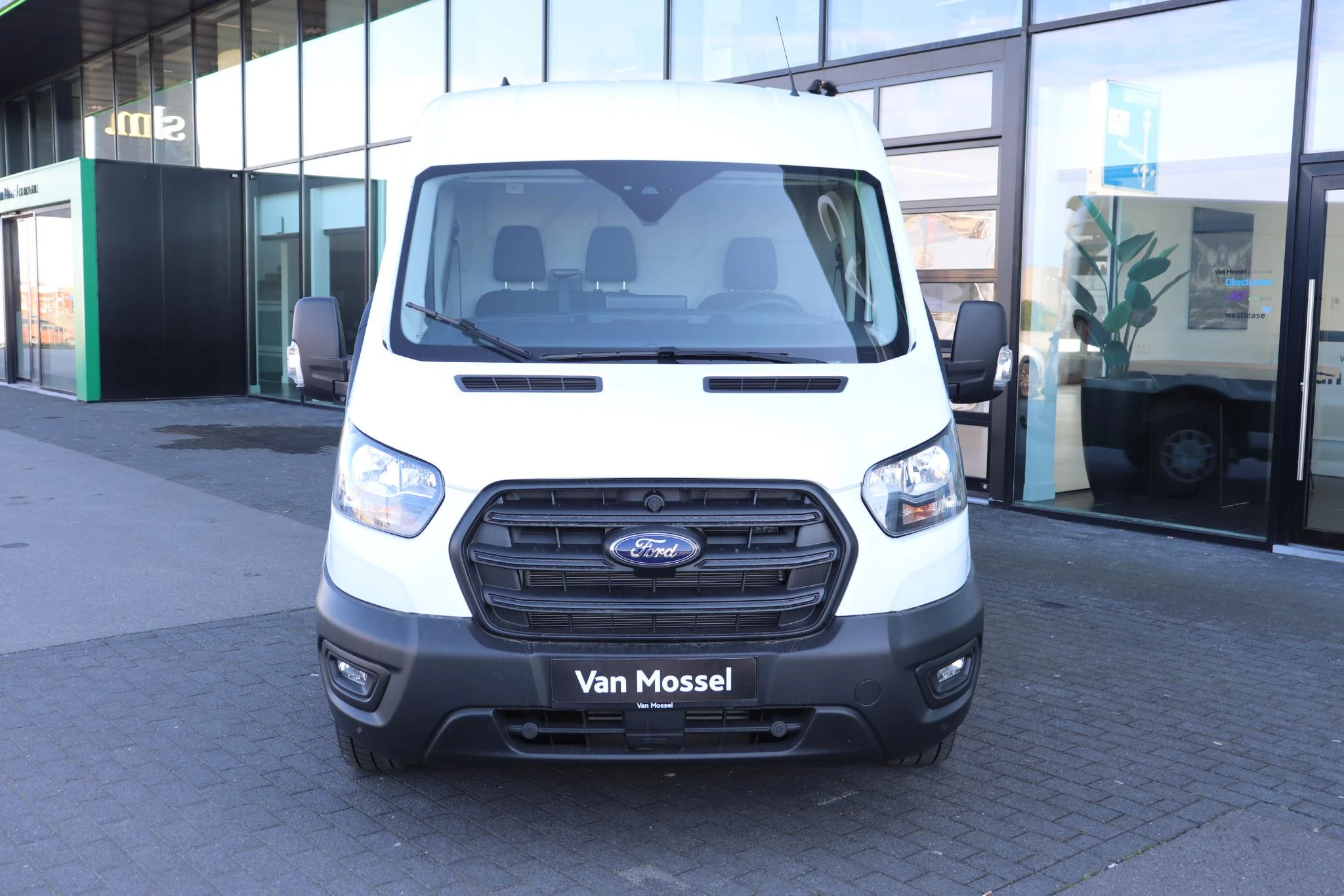 Ford-Transit-image-1