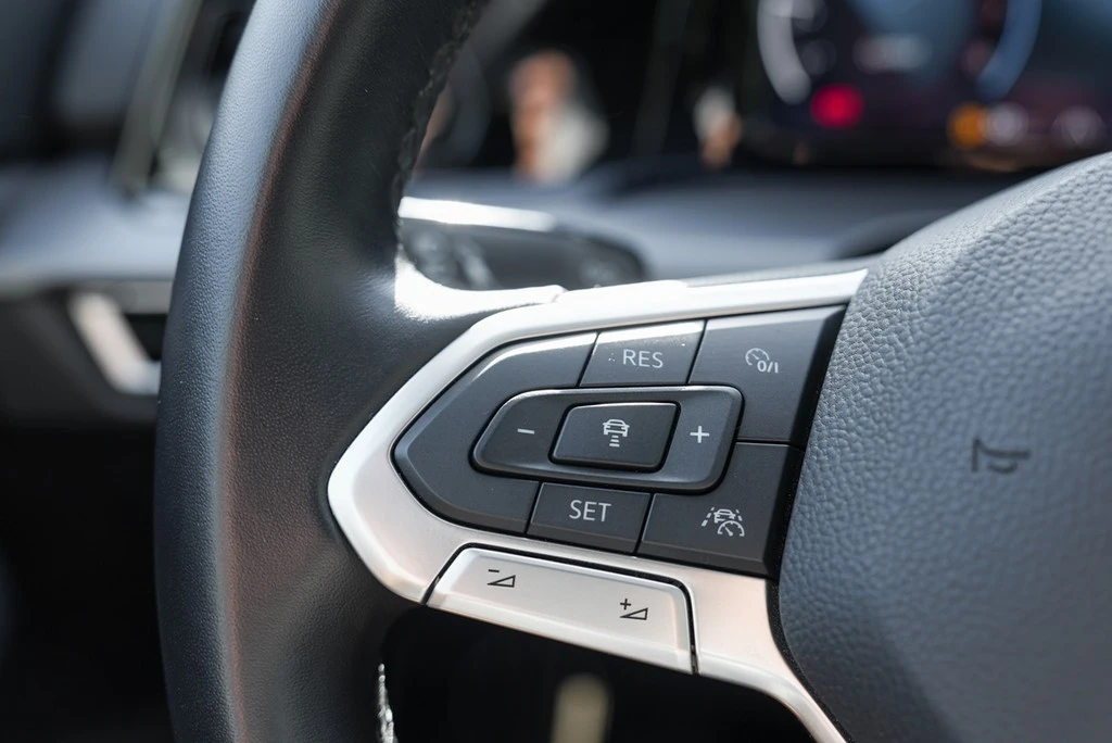 Volkswagen-Golf-image-13