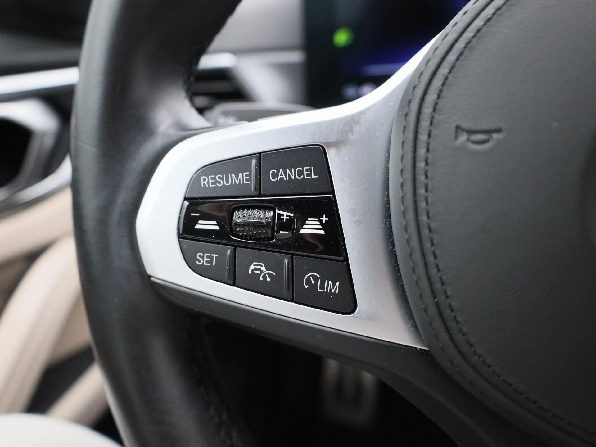 BMW-i4-image-19