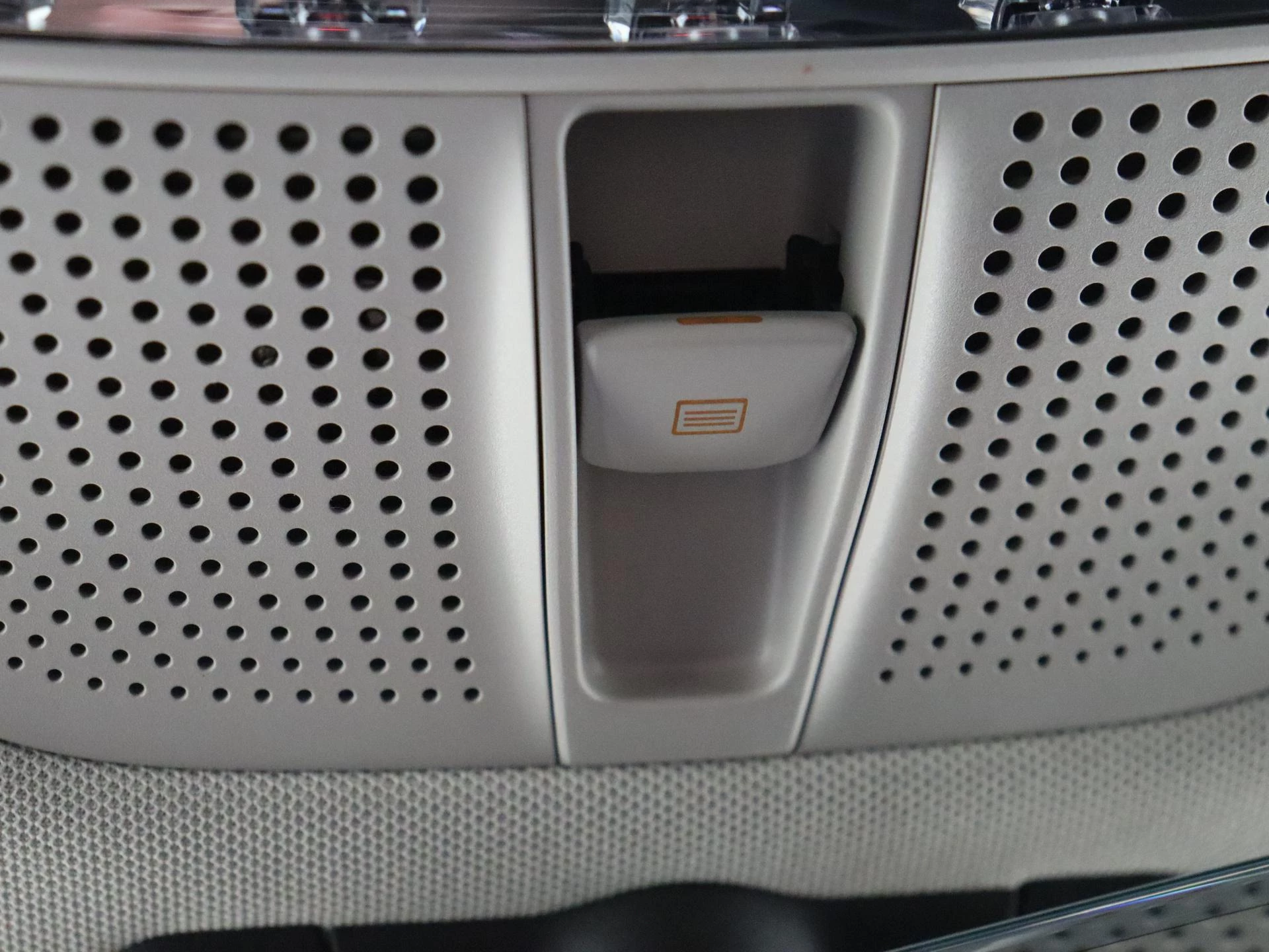 Mercedes-Benz-GLC-image-22