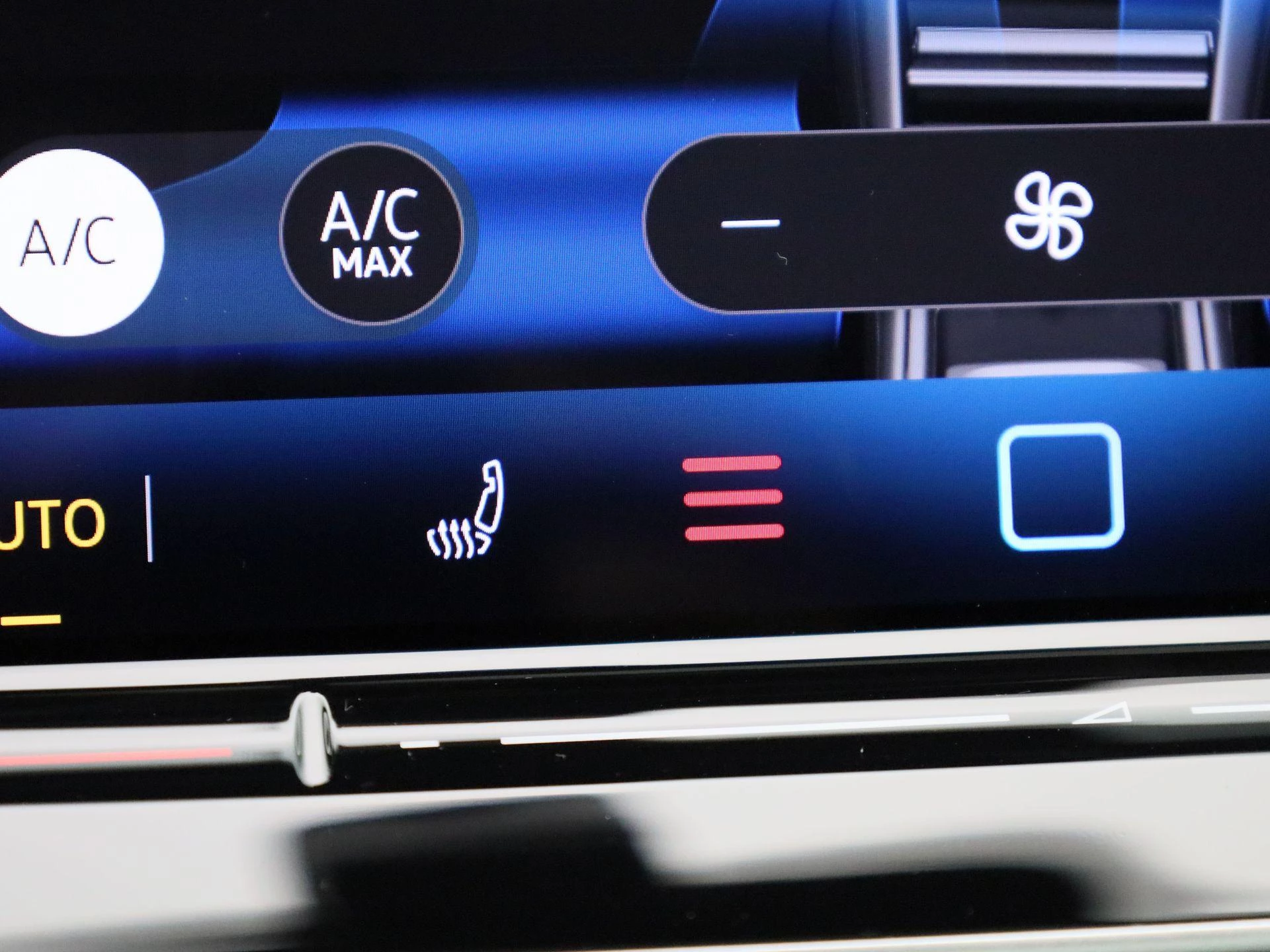 Volkswagen-Tiguan-image-20