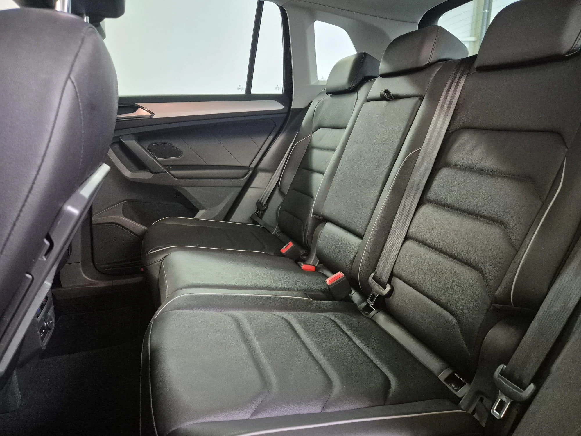 Volkswagen-Tiguan-image-10