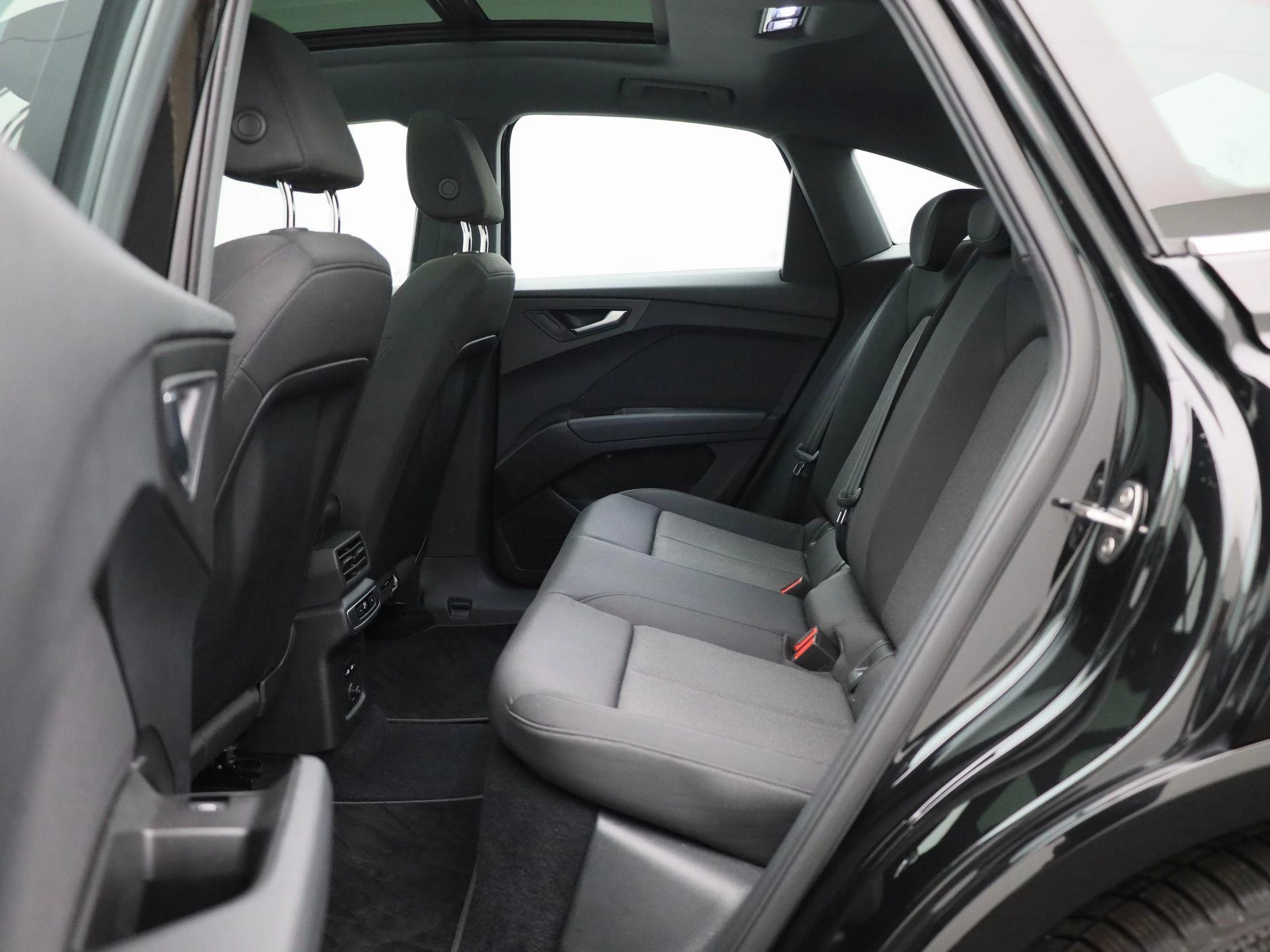 Audi-Q4 Sportback e-tron-image-11