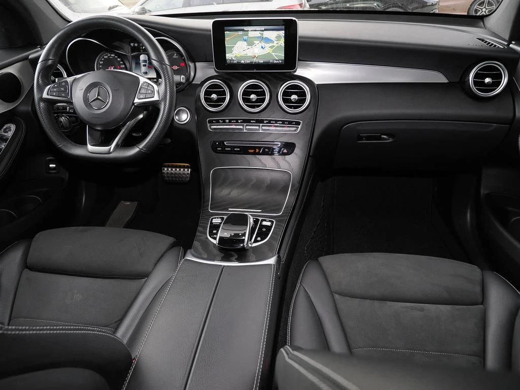 Mercedes-Benz-GLC 220 d-image-12
