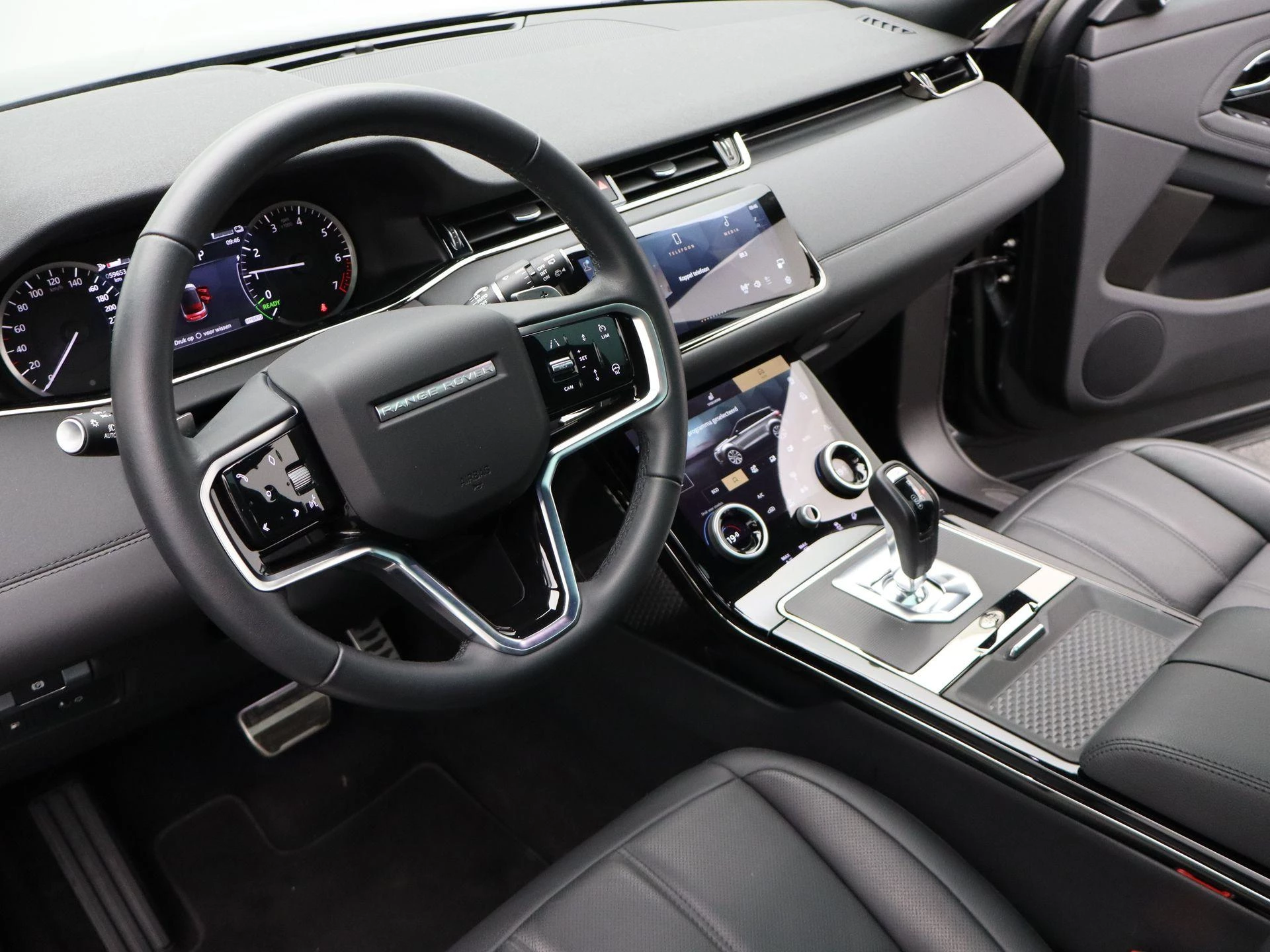 Land Rover-Range Rover Evoque-image-26