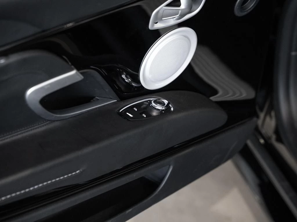 Aston Martin V8 Volante DB11 Aston Martin Hamburg