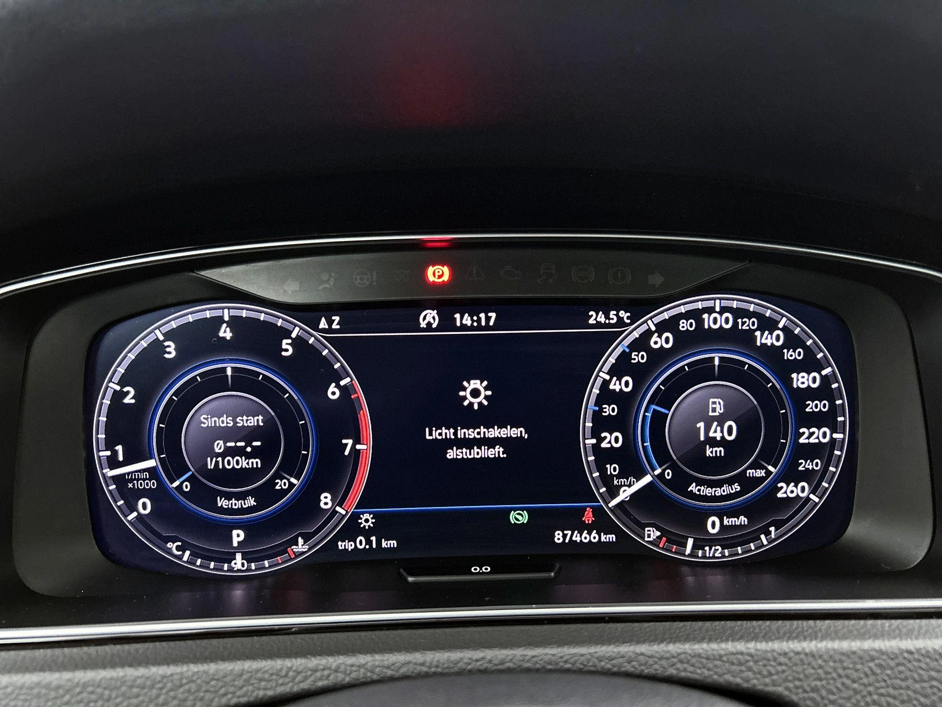 Volkswagen-Golf-image-18